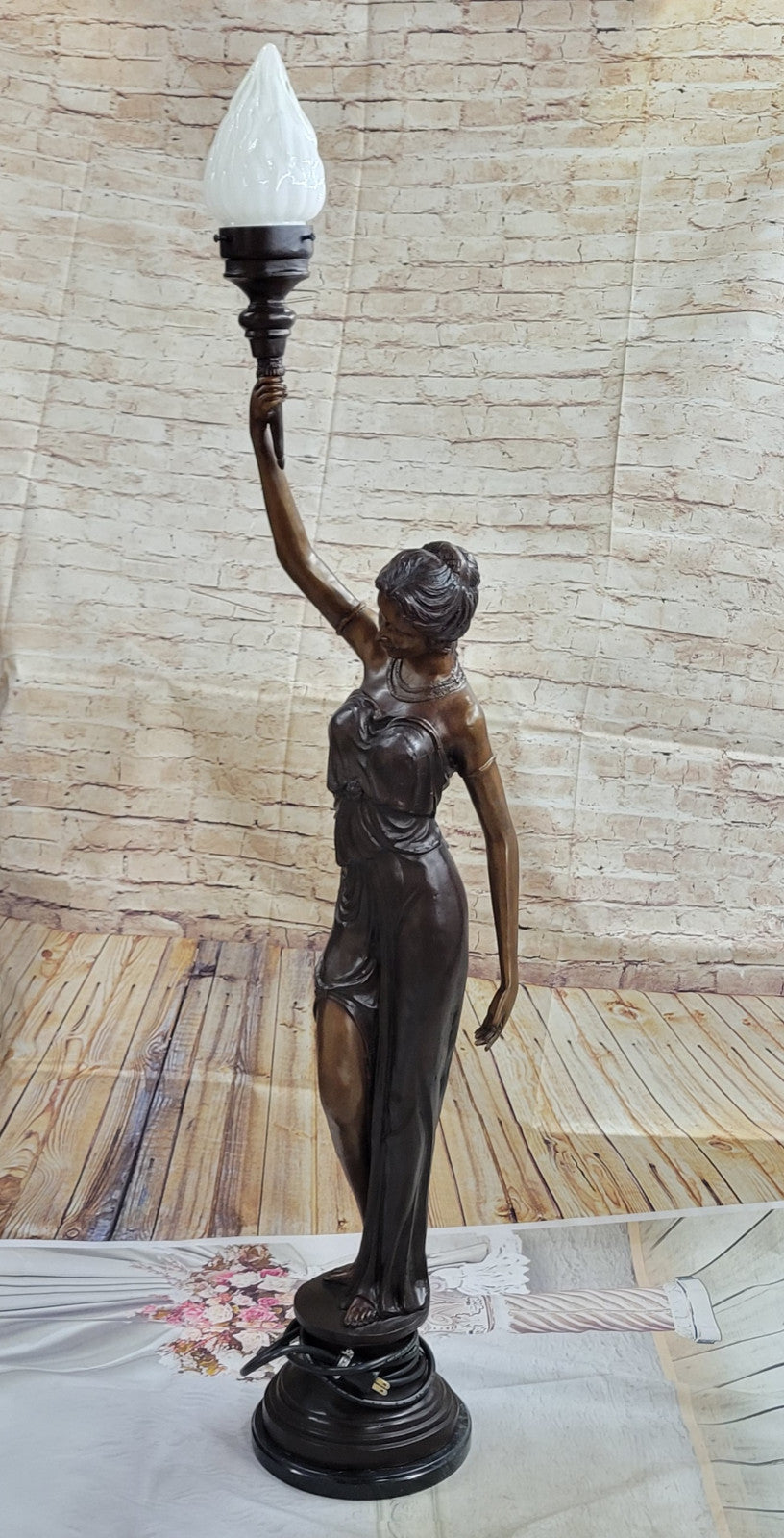 Art Deco/Nouveau Hot Cast Tall Woman French Lamp Bronze Sculpture Statue Deal