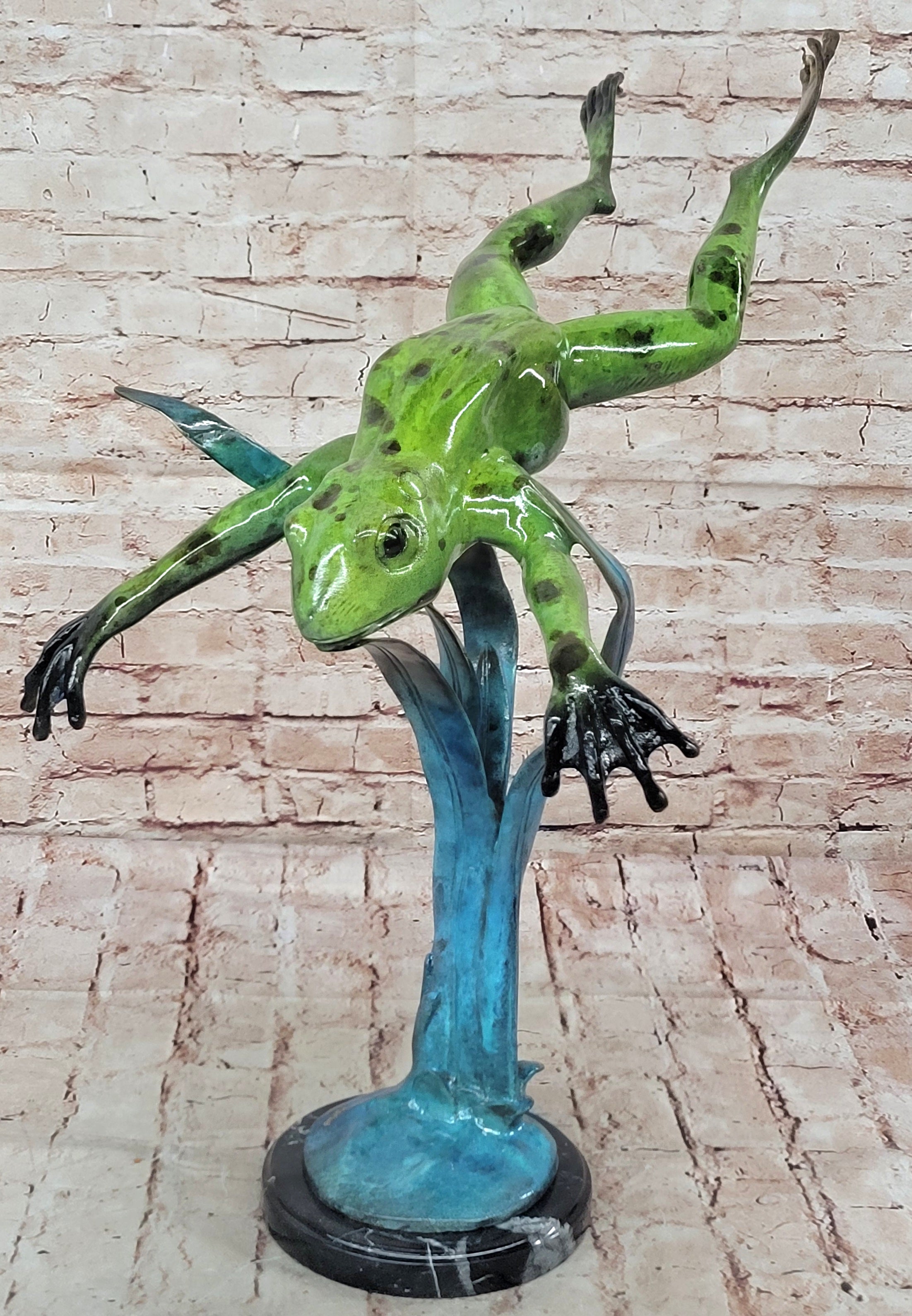 Bull Frog Cast Bronze Garden Statue Home Backyard Decoration Statue