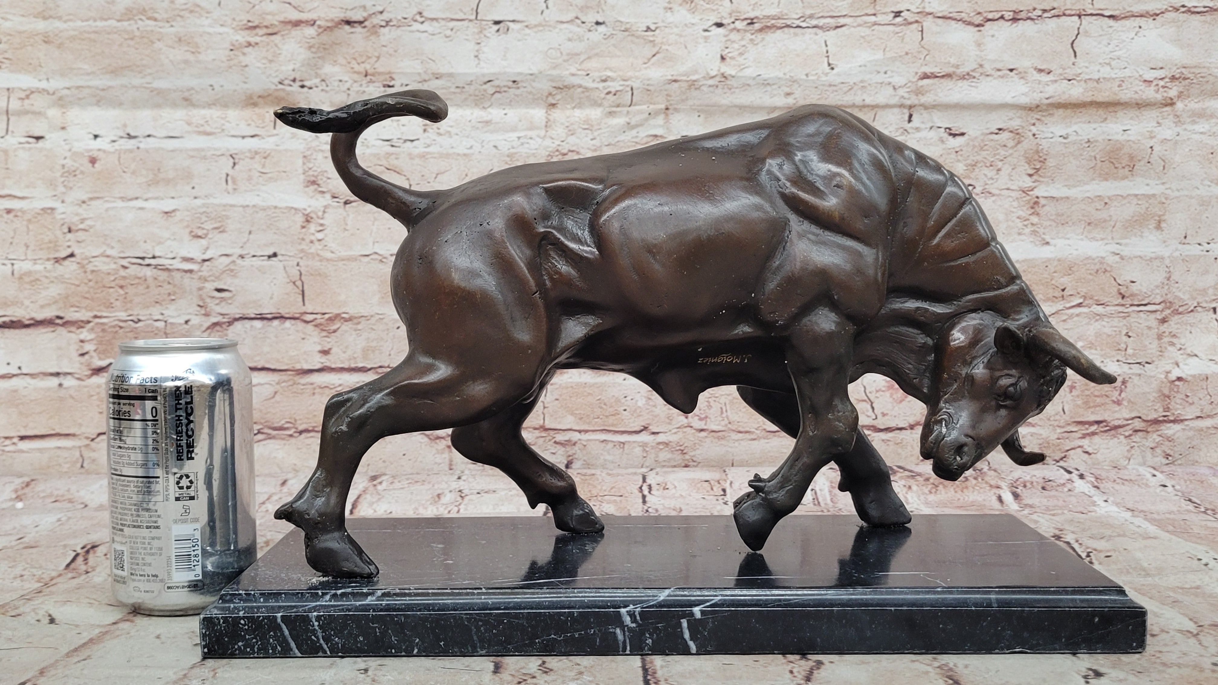 STOCK MARKET BULL BULLISG WALL STREET BRONZE SCULPTURE STATUE HOME OFFICE DECOR