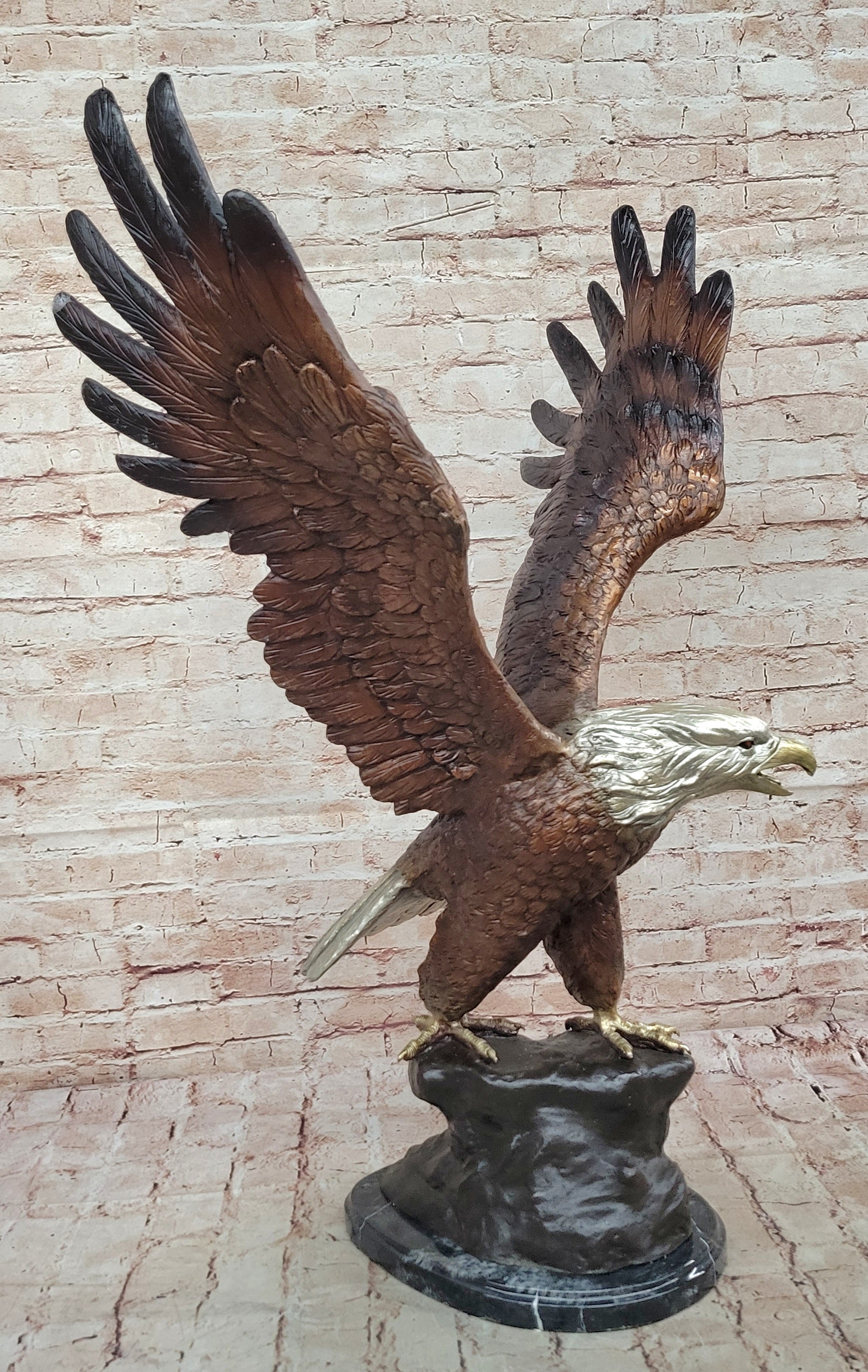 Vintage Eagle w/ Outstretched Wings Cast Bronze Sculpture Statue Home Decoration