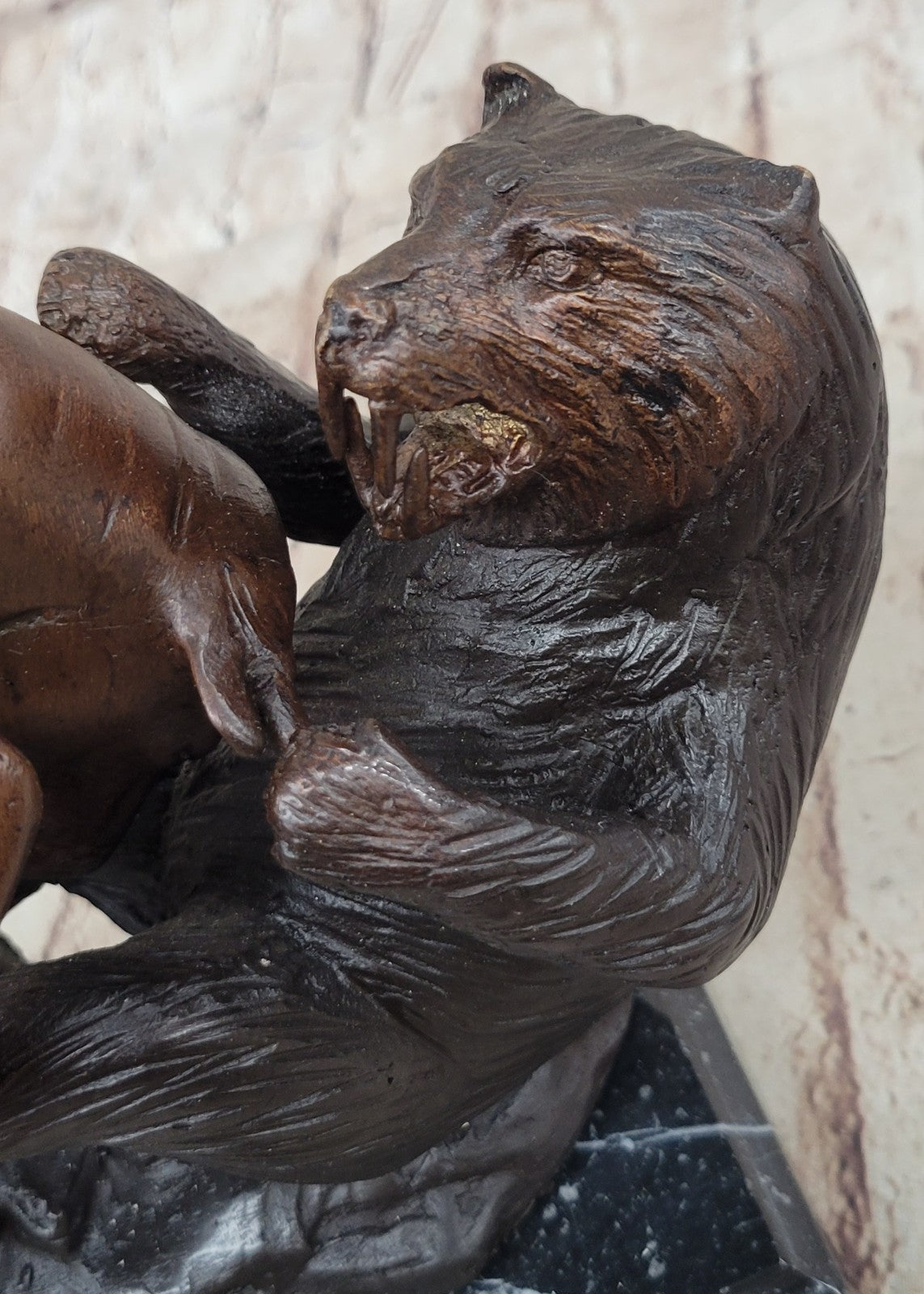 Hot Cast Detailed Bull Attacking Bear Bronze Masterpiece Classic Artwork Sculpture