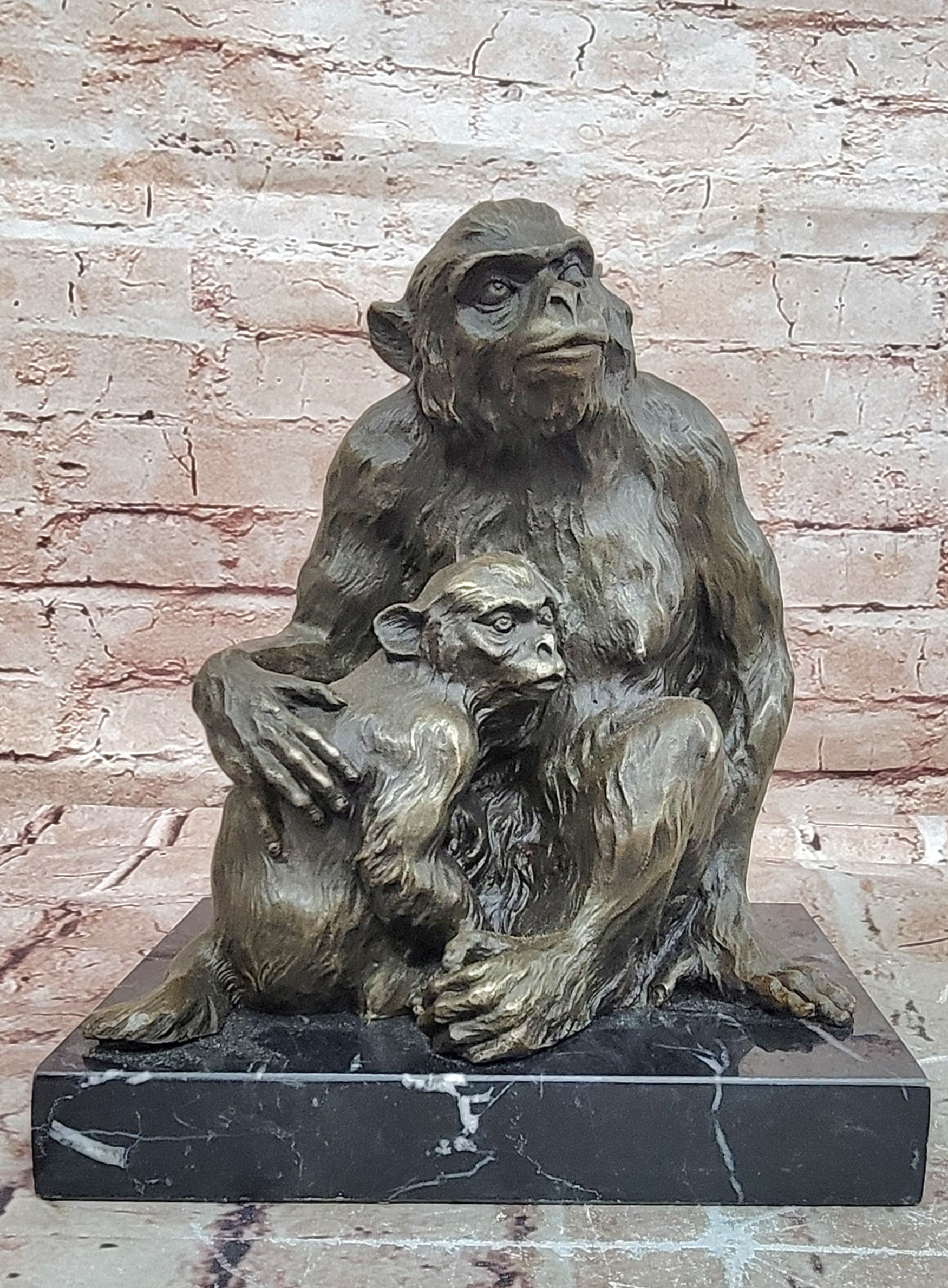 Milo Monkey with Infant Bronze Statue Garden Wildlife Hot Cast Artwork