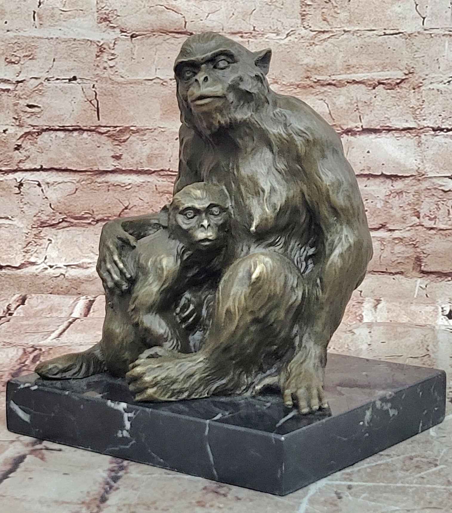 Milo Monkey with Infant Bronze Statue Garden Wildlife Hot Cast Artwork