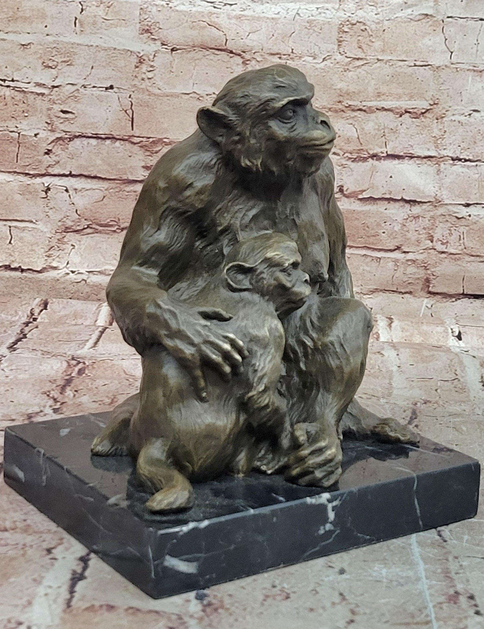 Milo Monkey with Infant Bronze Statue Garden Wildlife Hot Cast Artwork