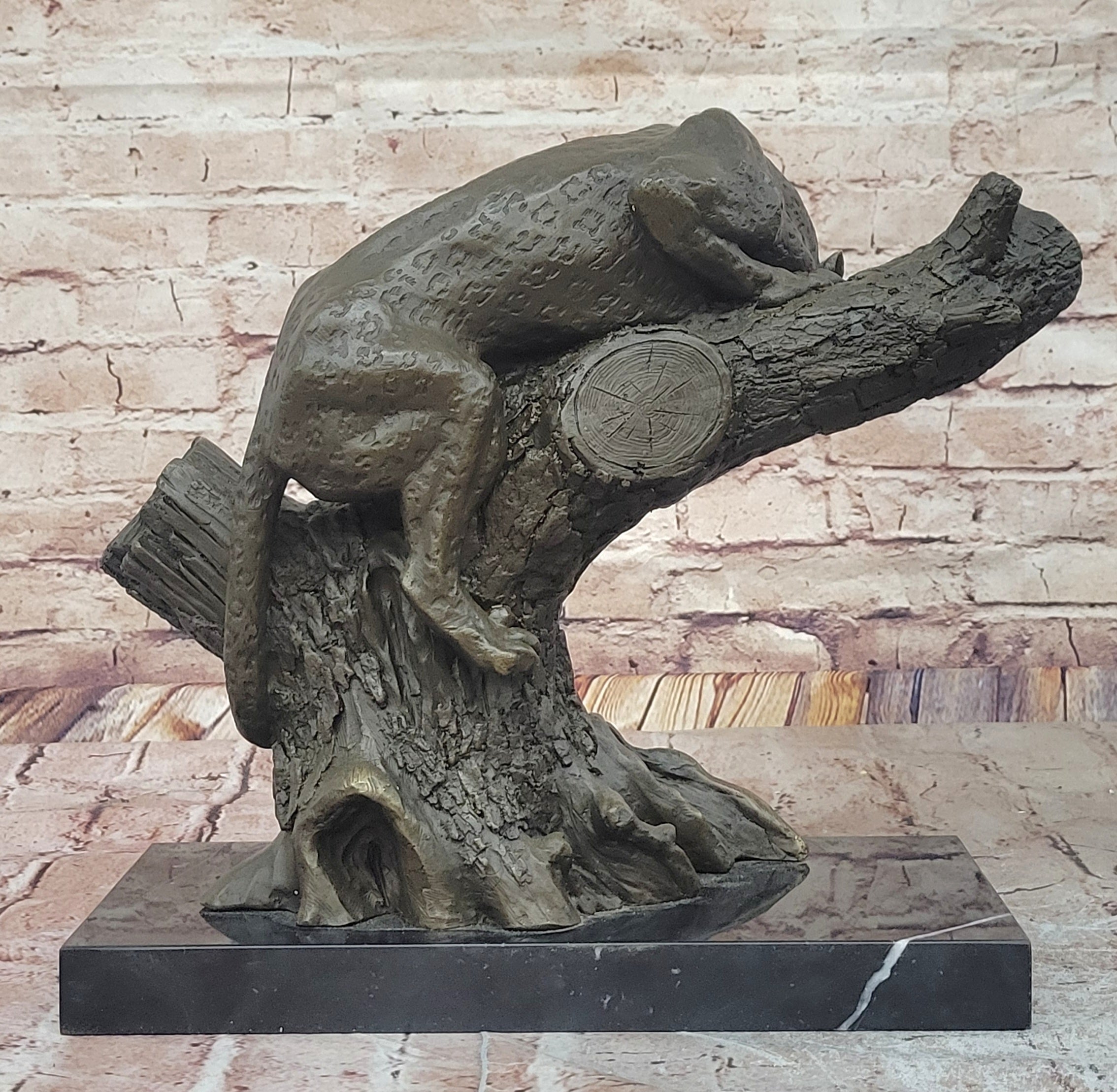 Handcrafted Massive Cougar on a tree Stump Bronze Sculpture Home Cabin Decor