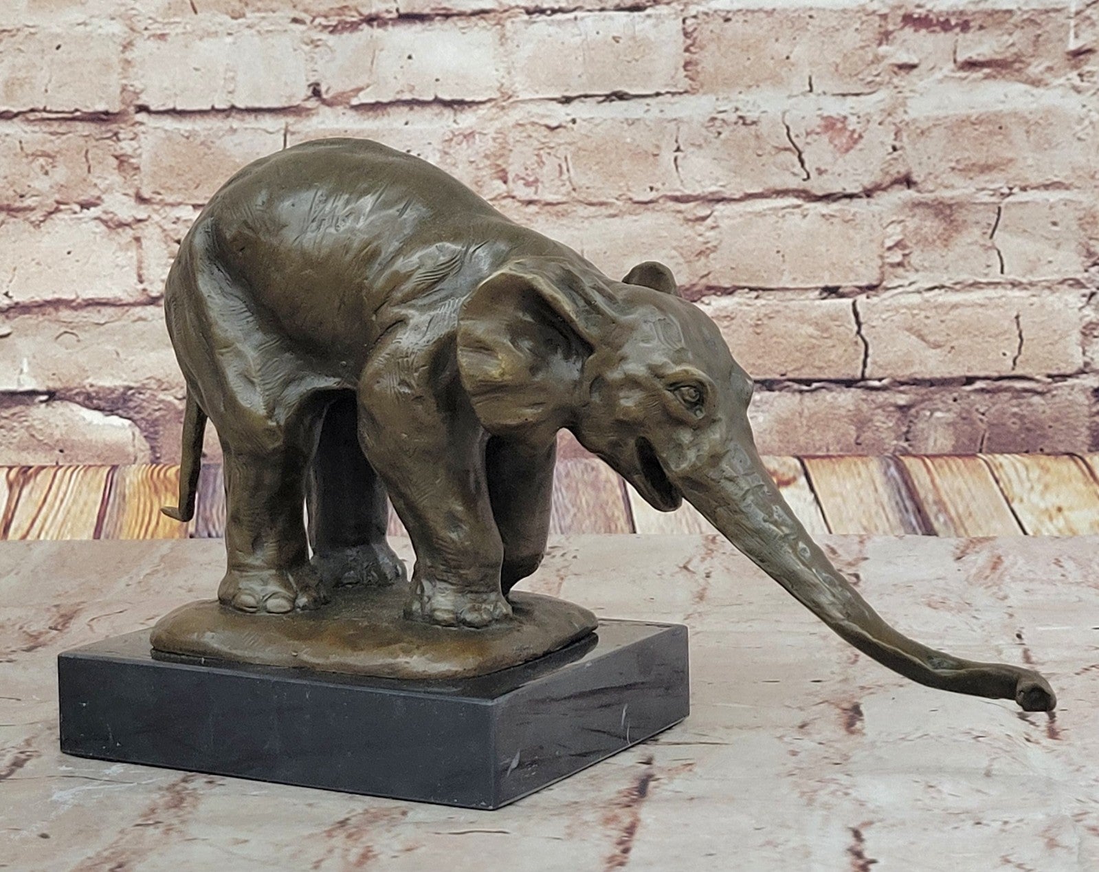 Hot Cast Lucky Elephant by Bugatti Bronze Sculpture Home Cabin Decoration