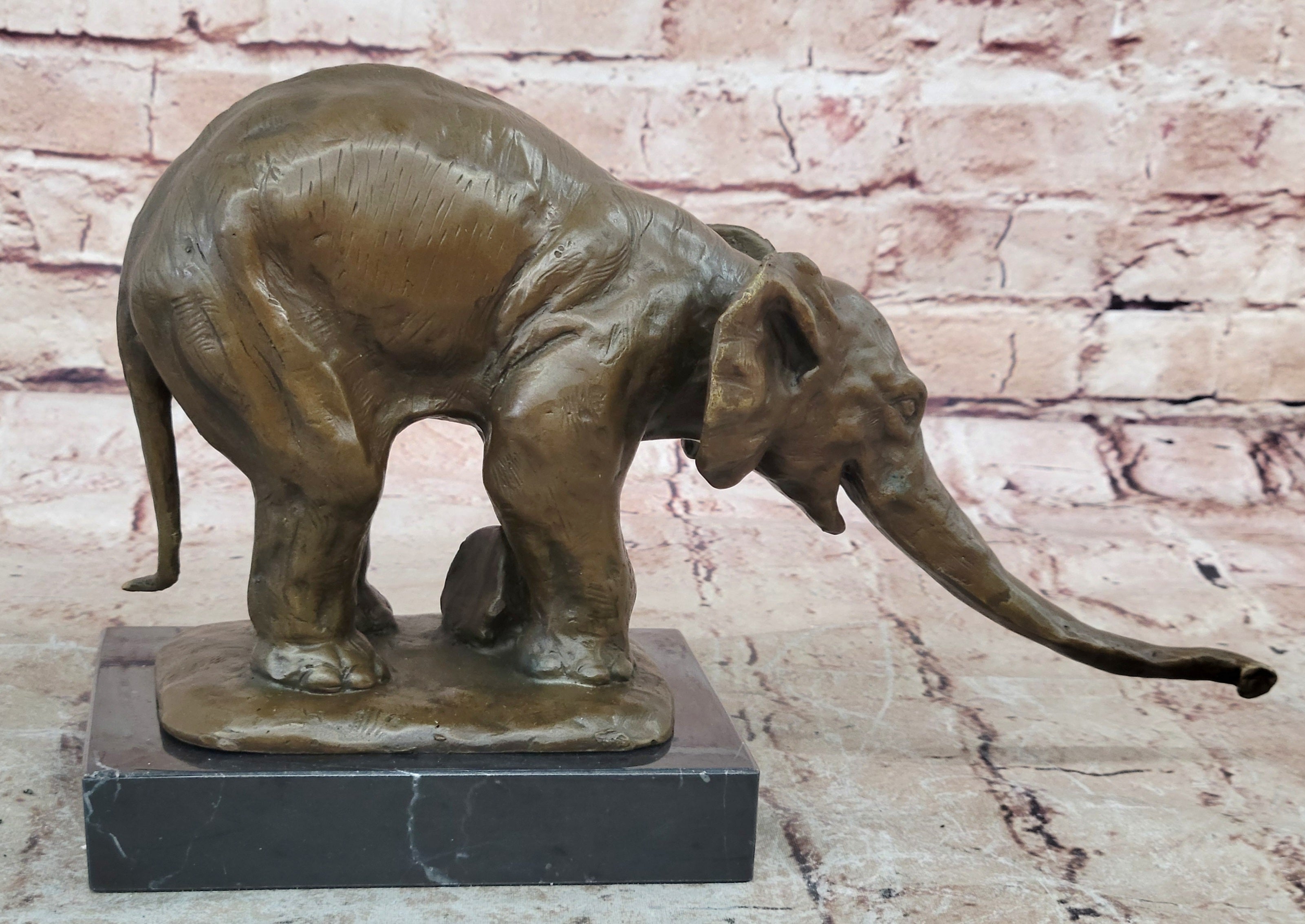 Hot Cast Lucky Elephant by Bugatti Bronze Sculpture Home Cabin Decoration