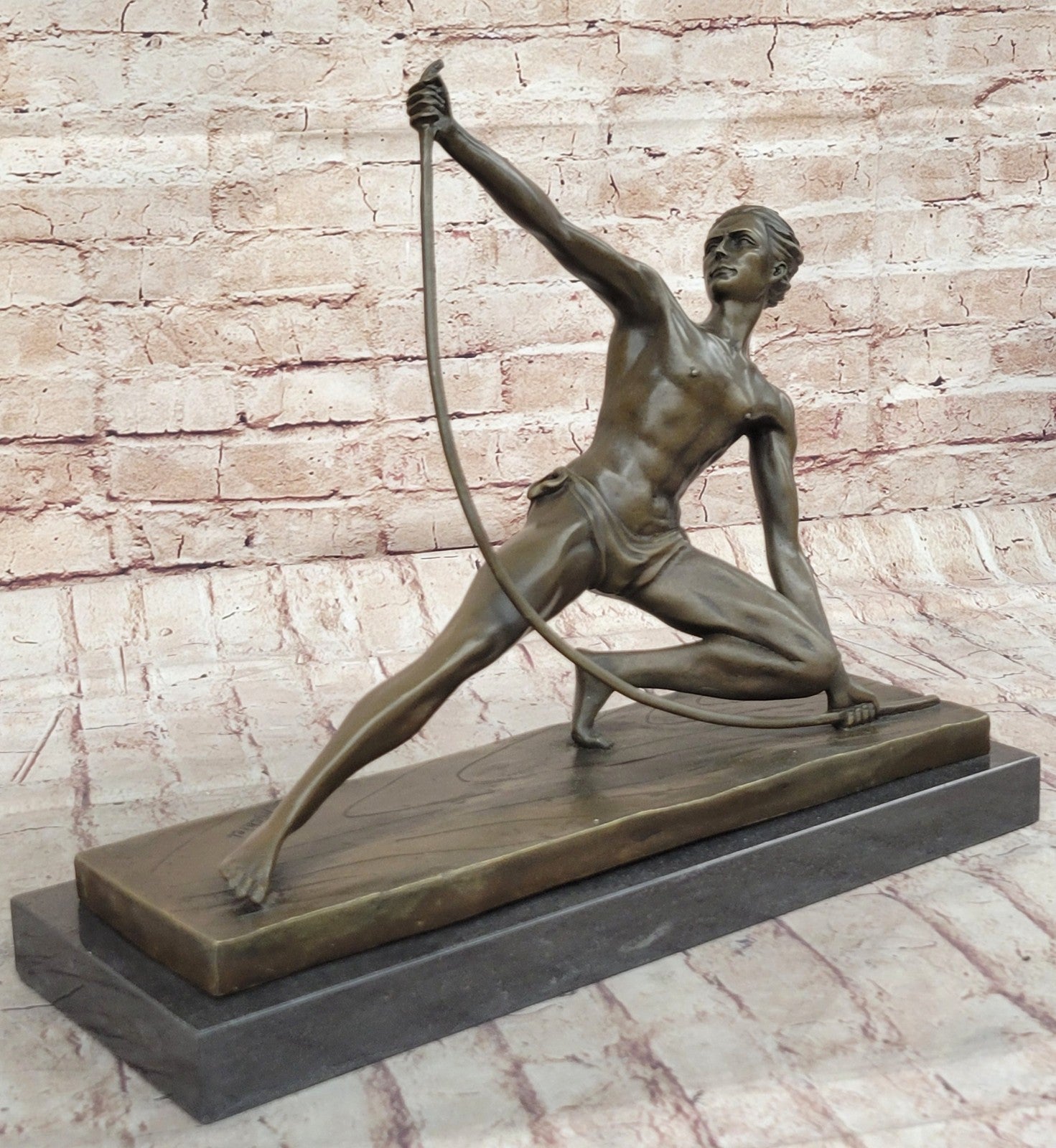 SIGNED VINTAGE POWERFUL MAN WITH BOW BRONZE SCULPTURE STATUE FIGURINE HOT CAST