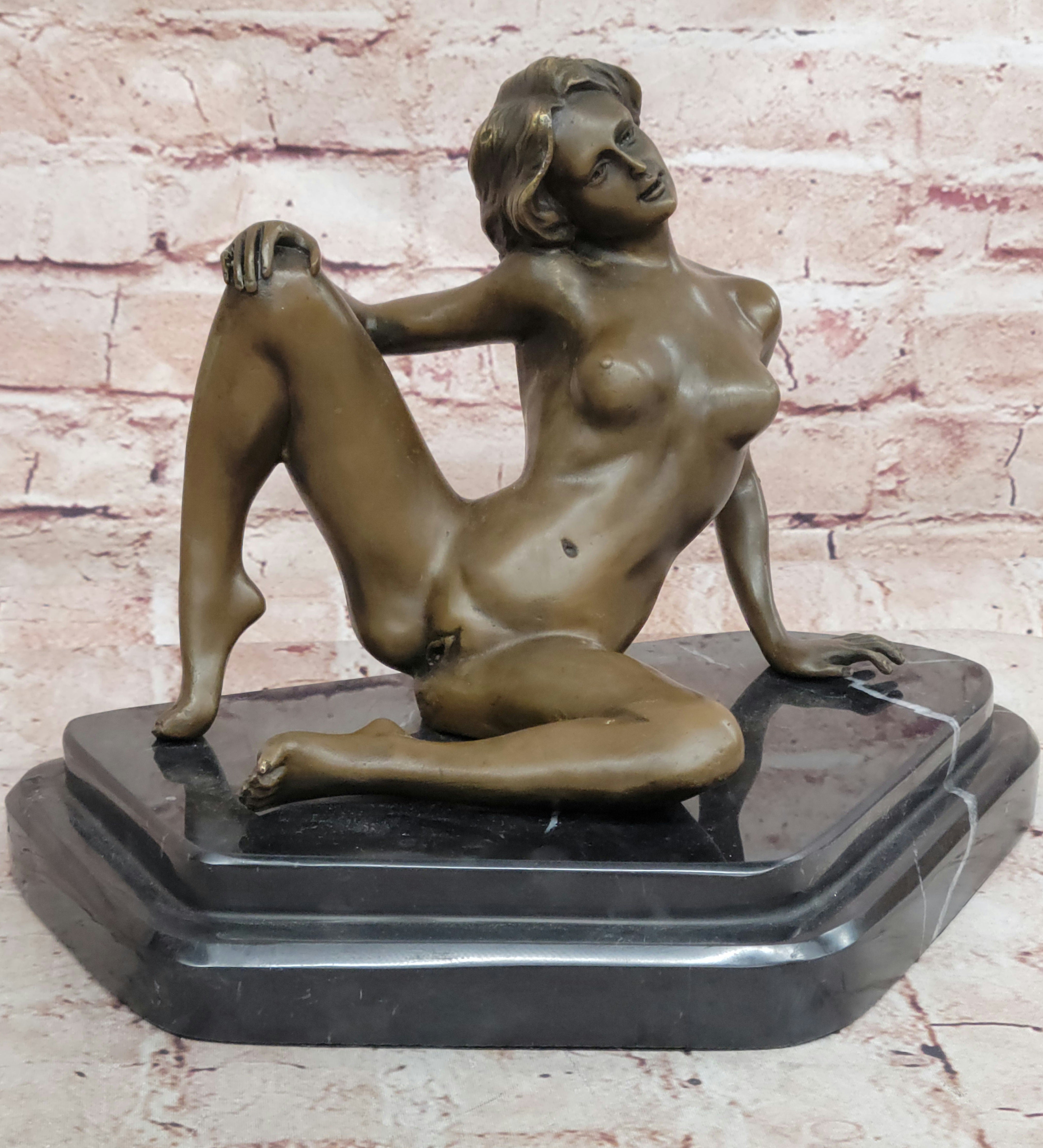 VINTAGE MID CENTURY MODRERN BRONZE SCULPTURE by NINO OLIVIONA - NUDE WOMAN DECO