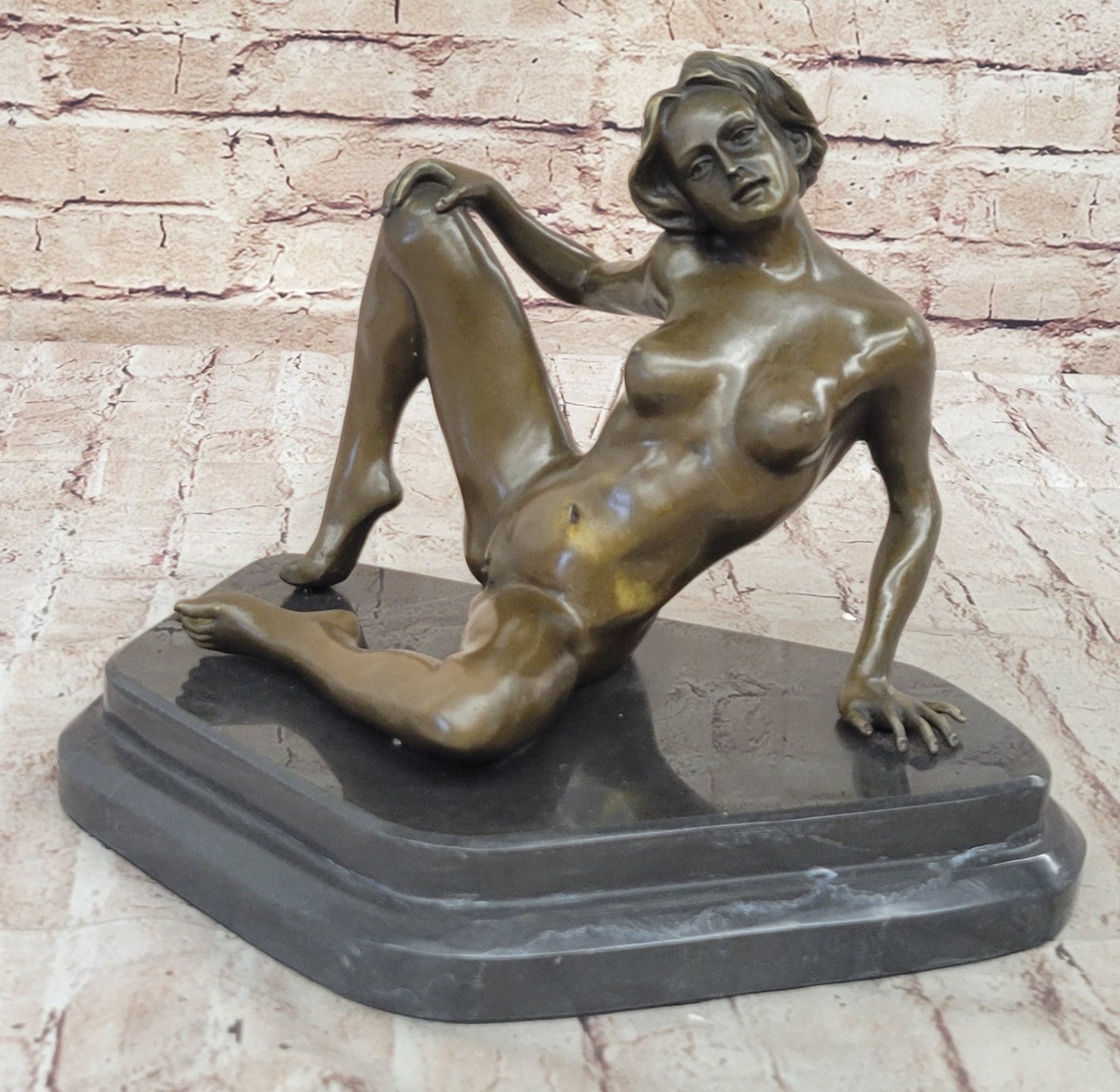 VINTAGE MID CENTURY MODRERN BRONZE SCULPTURE by NINO OLIVIONA - NUDE WOMAN DECO