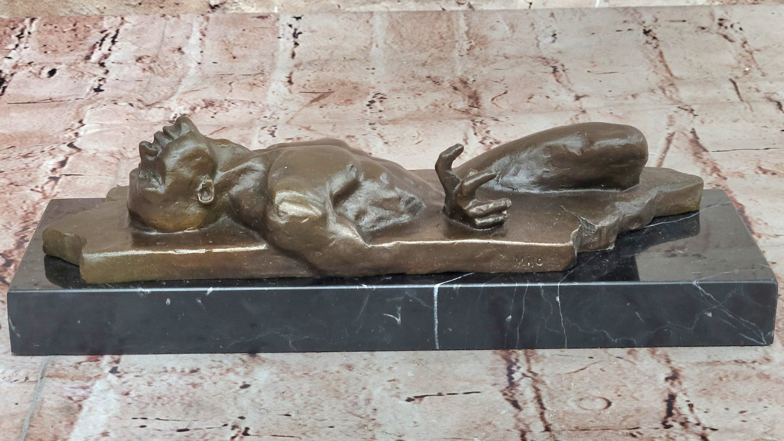 Modern art bronze man 3D Dimensional sculpture Hot Cast Figurine Sale