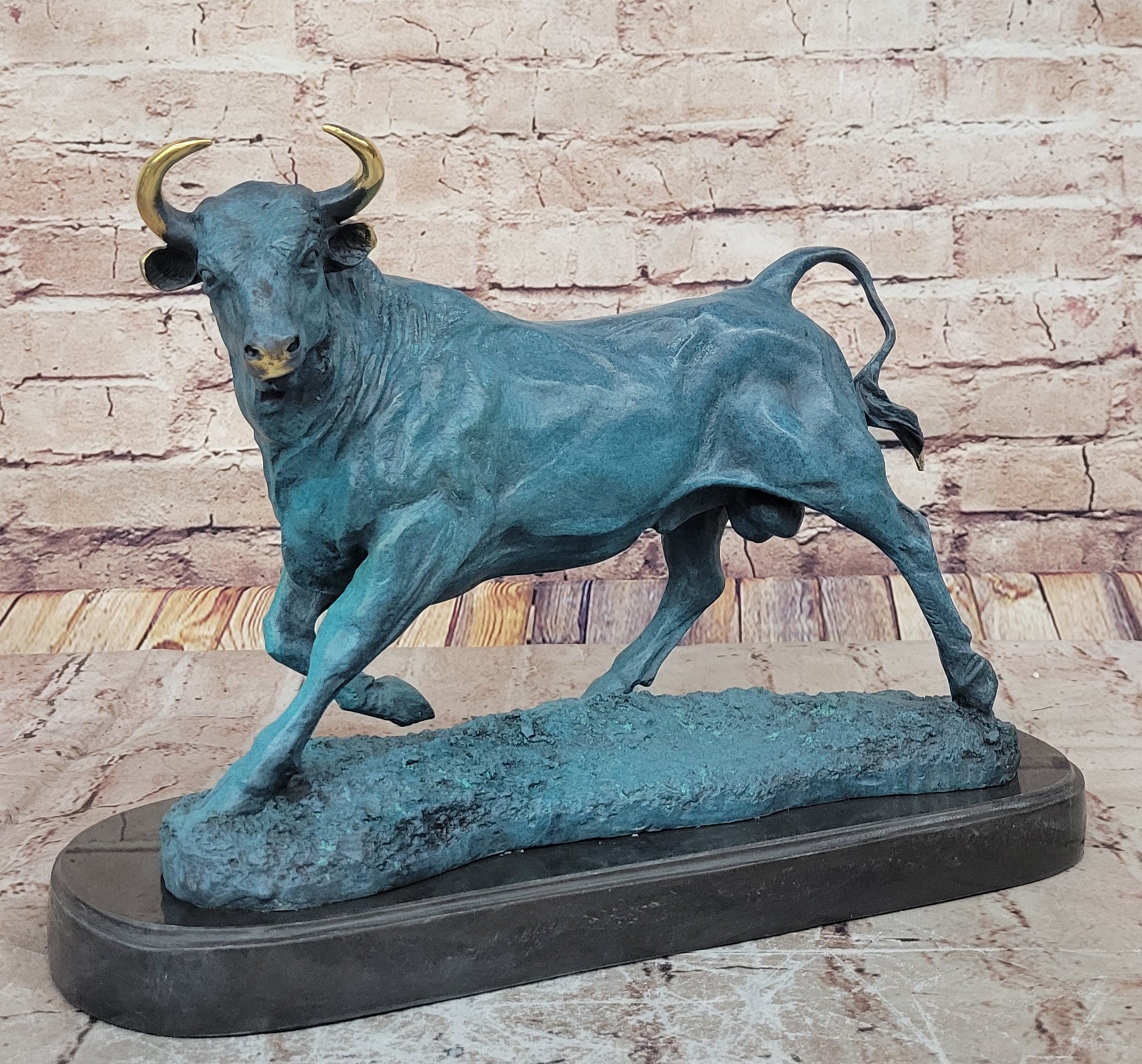 PABLO PICASSO HOMMAGE - BRONZE SCULPTURE - " THE BIG BULL " - 100 % BRONZE SALE