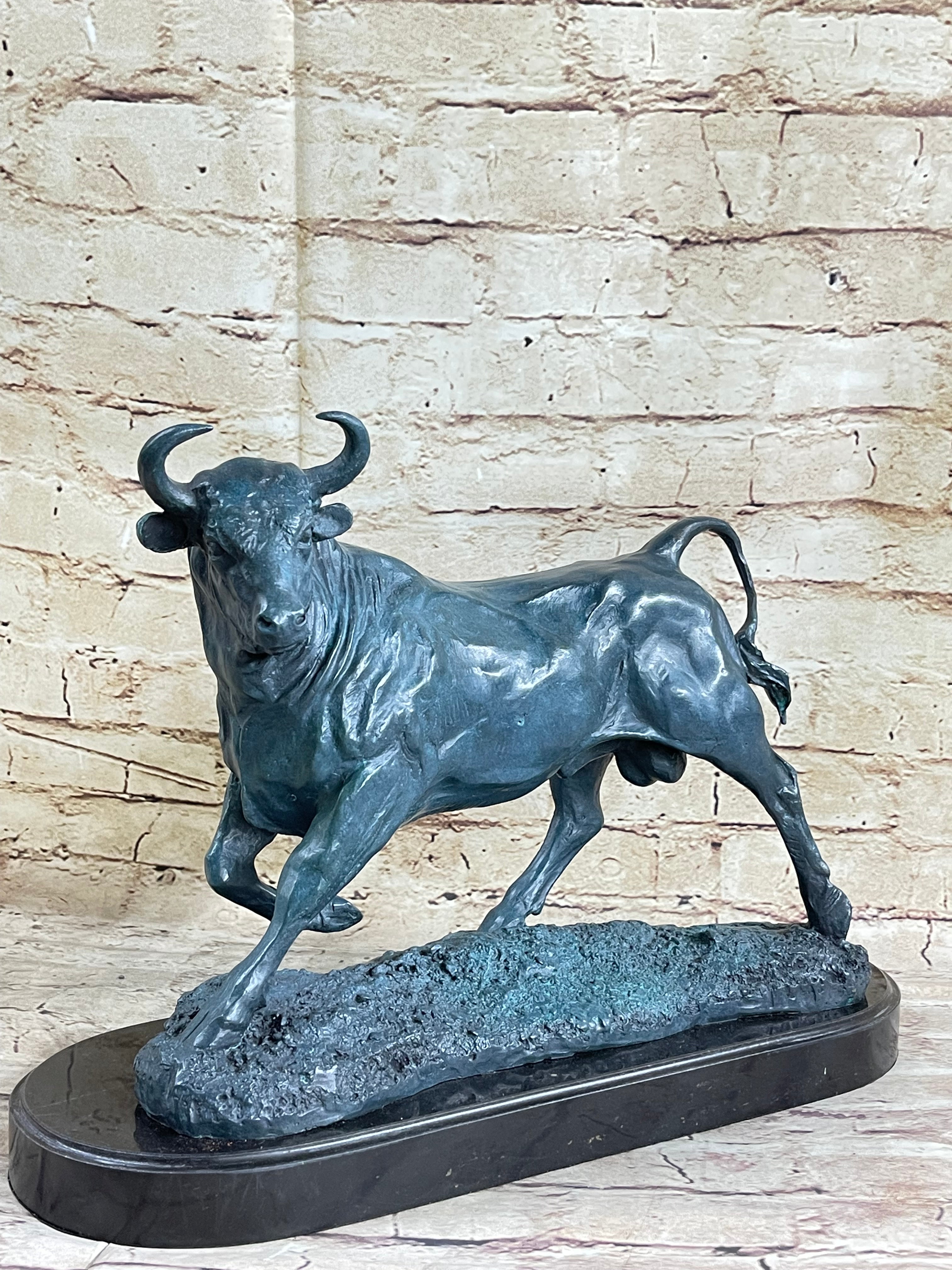 PABLO PICASSO HOMMAGE - BRONZE SCULPTURE - " THE BIG BULL " - 100 % BRONZE SALE