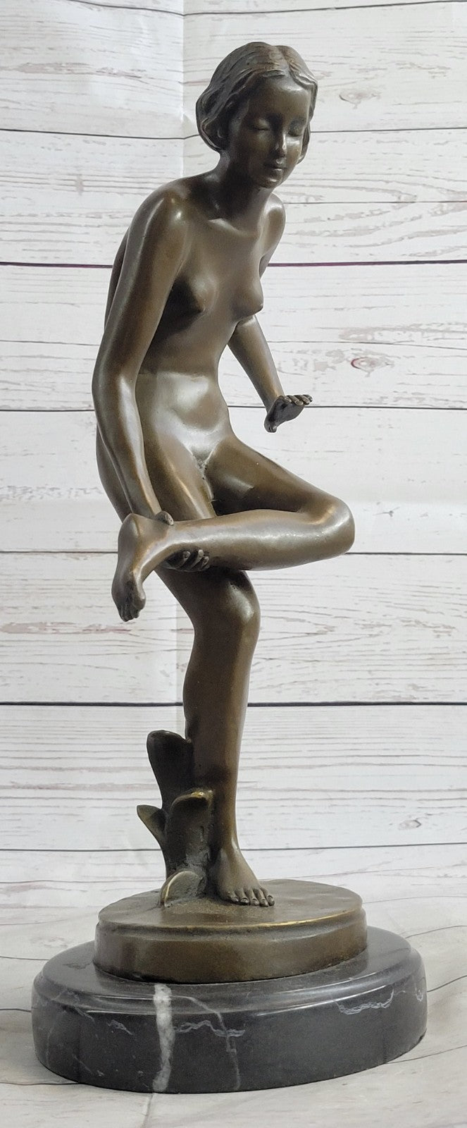 Nude Lady Bronze Statue – Elegant Art Deco Woman Sculpture for Garden, Pool, Pond, or Lake