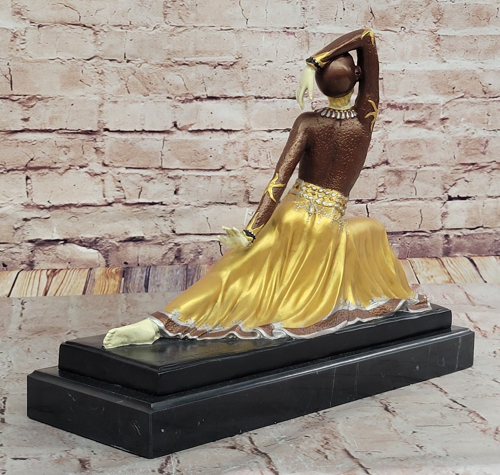 Detailed Elegance: Chiparus`s Genuine Bronze Statue - Museum Quality Artwork