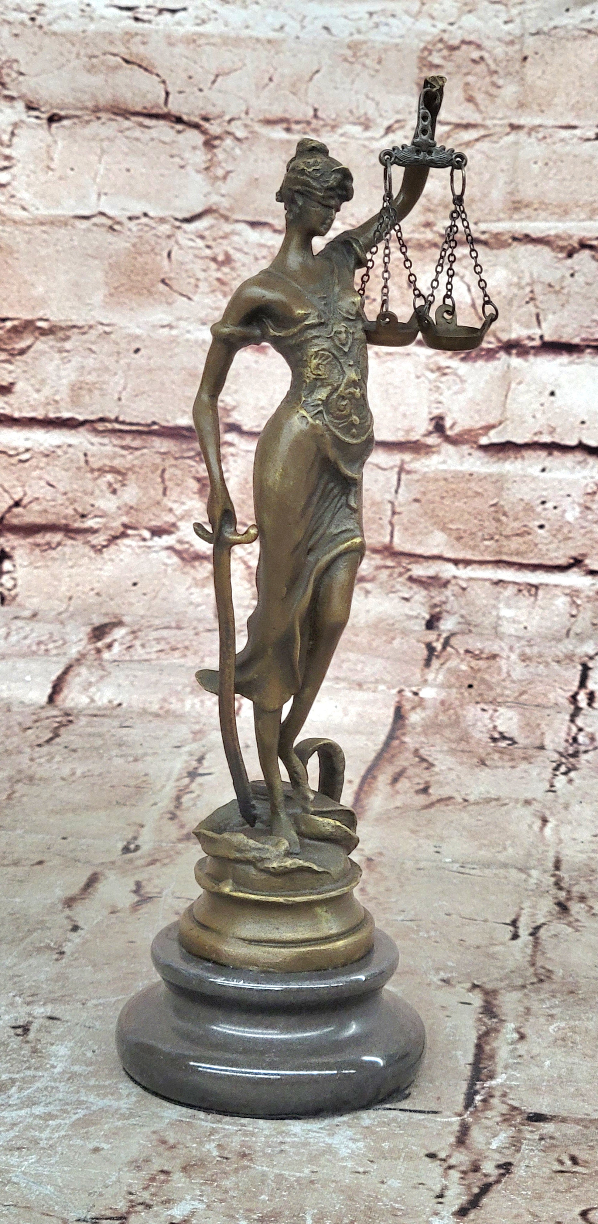 VINTAGE BLIND LADY JUSTICE BRONZE STATUE HOT CAST SCULPTURE ART DECO FIGURINE