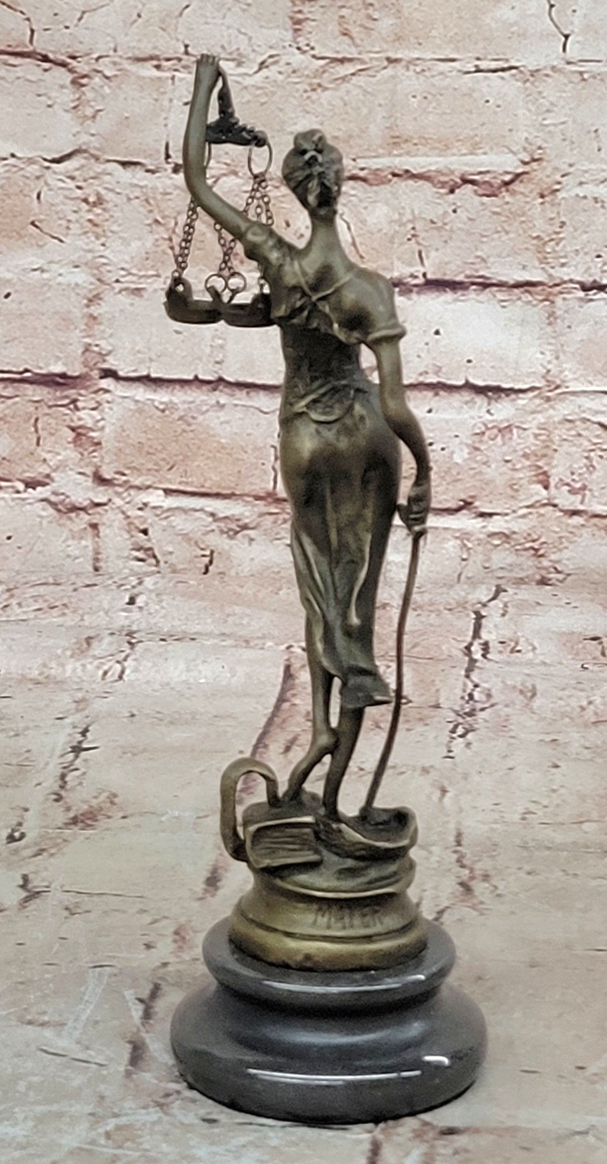 VINTAGE BLIND LADY JUSTICE BRONZE STATUE HOT CAST SCULPTURE ART DECO FIGURINE