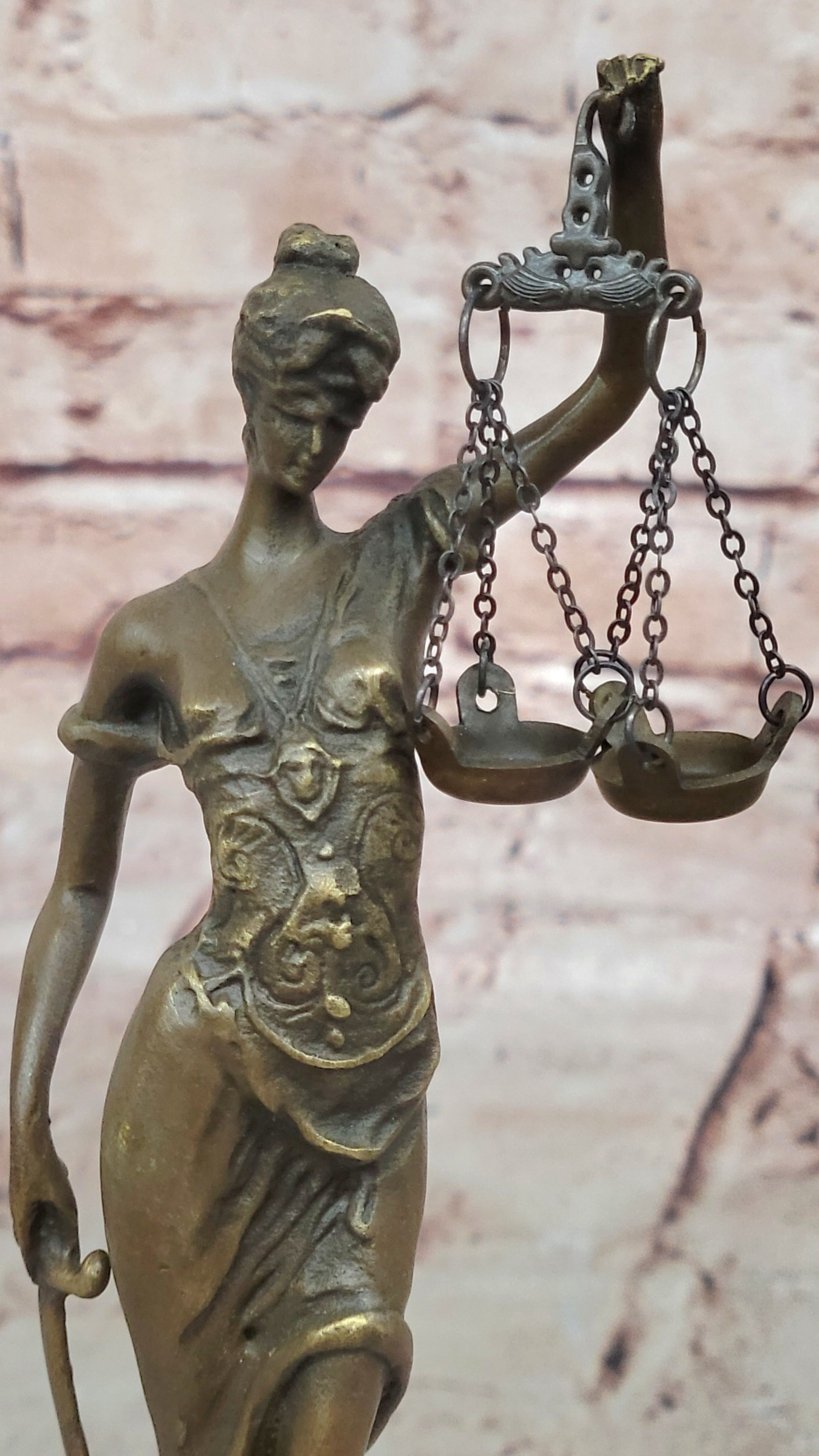 VINTAGE BLIND LADY JUSTICE BRONZE STATUE HOT CAST SCULPTURE ART DECO FIGURINE