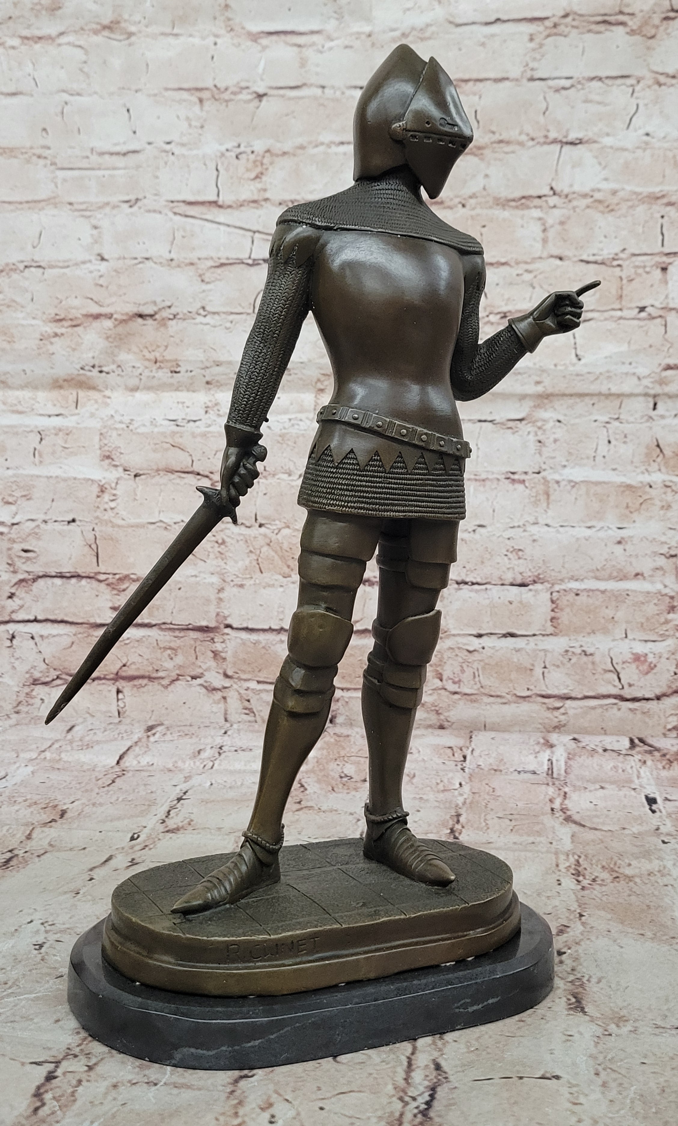 Hot Cast European Knight With Armor and Sword Bronze Sculpture Marble Figurine
