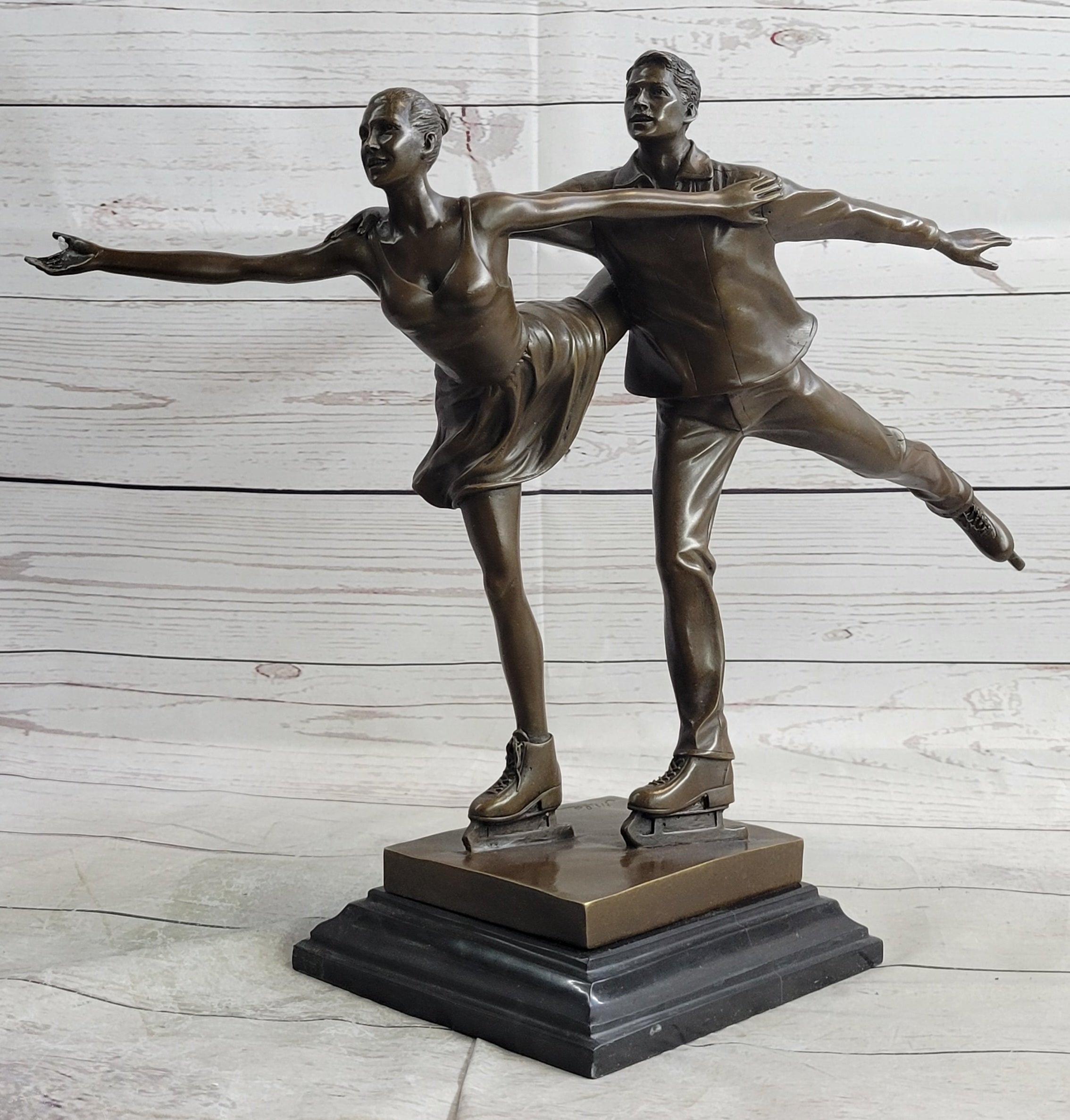 Bronze Sculpture Male and Female Skater Classic Sport Figurine Figure Sale