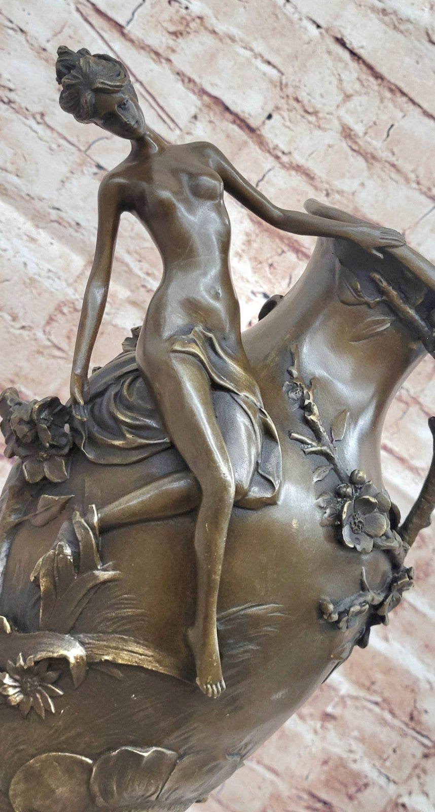 Vase Figurine Flower Art Deco Style Nouveau Style 100% Pure Bronze Centerpiece