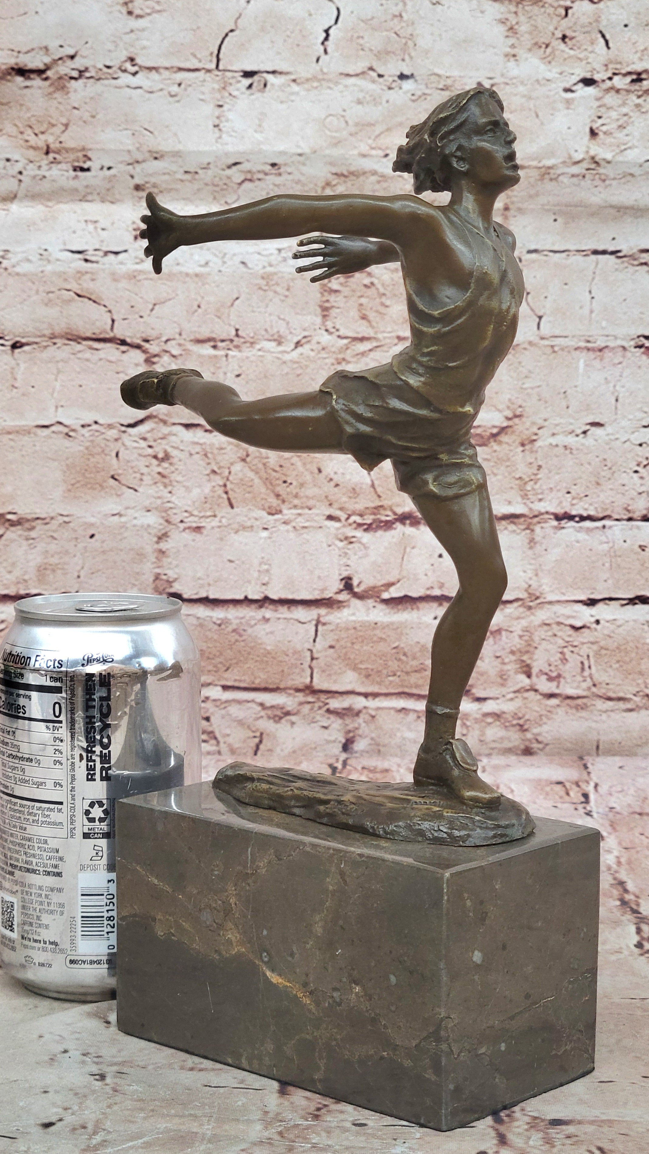 Bronze sculpture of a track and field runner in the starting Original by M.Lopez