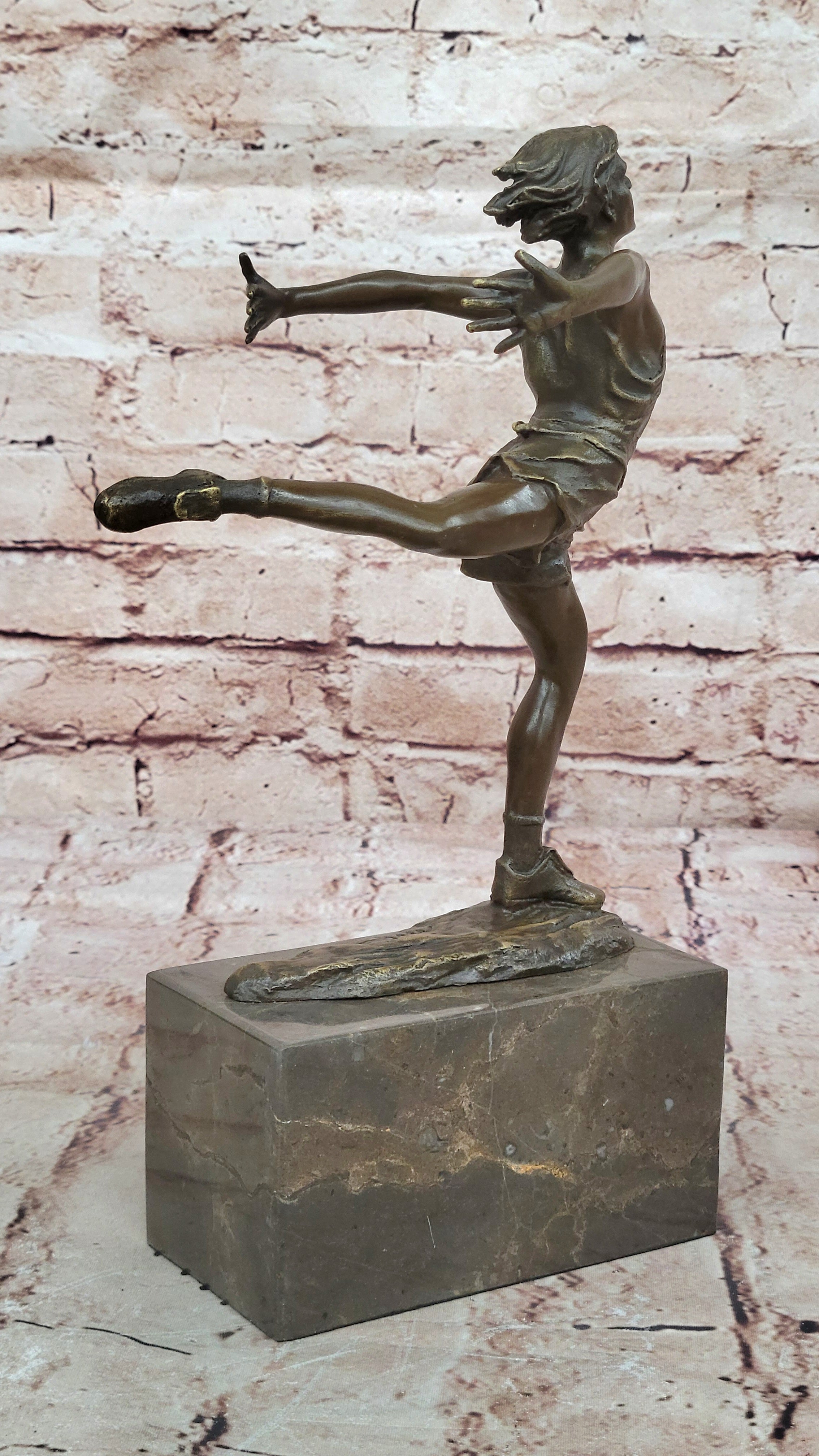 Bronze sculpture of a track and field runner in the starting Original by M.Lopez