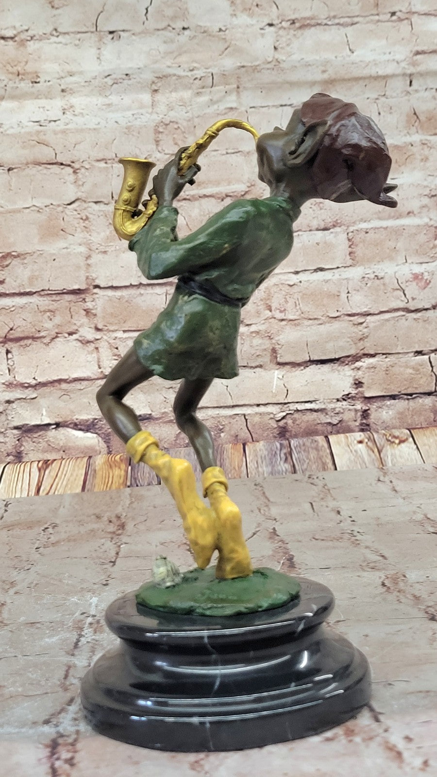 Juno`s Solid Bronze Music Lover Figurine - Collector`s Edition Artwork