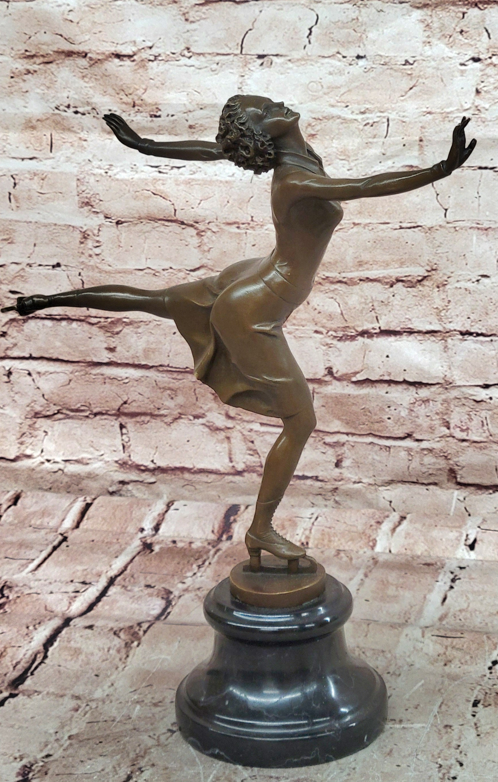 Hot Cast Bronze Ice Skating Woman Sculpture Fine Art Collectible Artwork