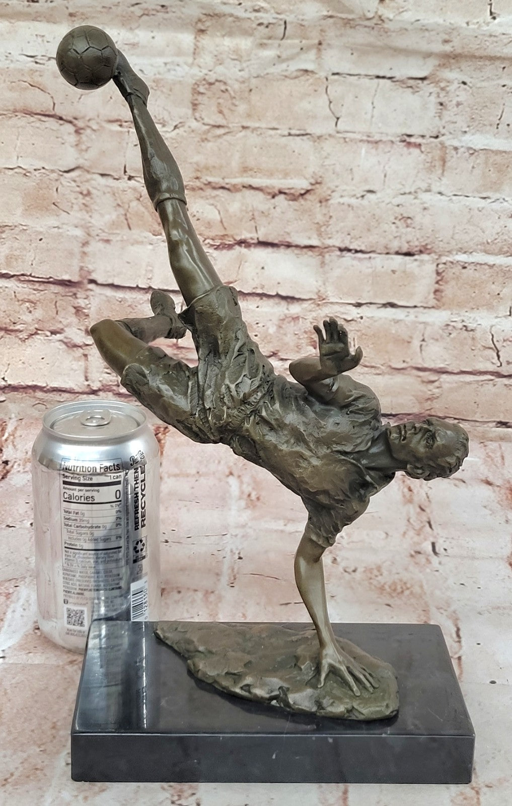 Abstract Football Player Figure Statue Decorative Soccer Player Gift and Craft