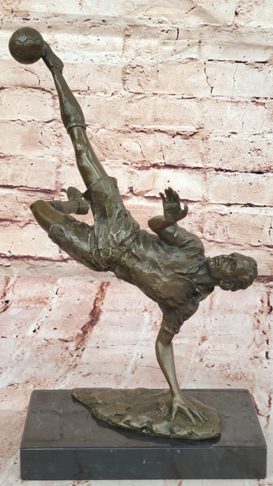 Abstract Football Player Figure Statue Decorative Soccer Player Gift and Craft