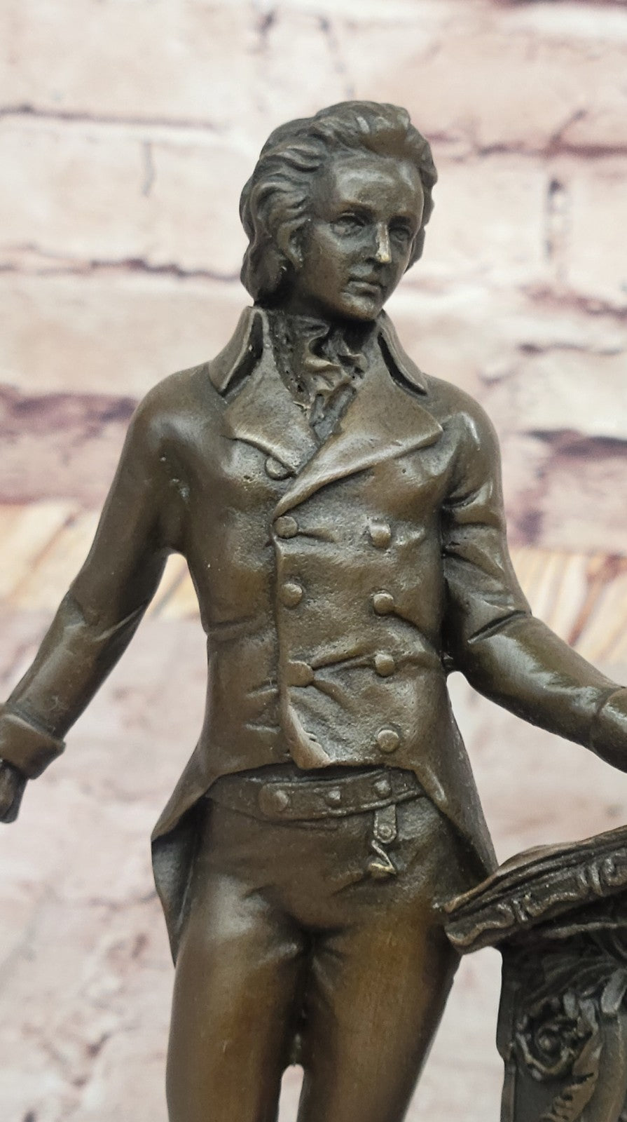 Statue of Thomas Jefferson and the Declaration of Independence inscription at the Jefferson Memorial, Washington