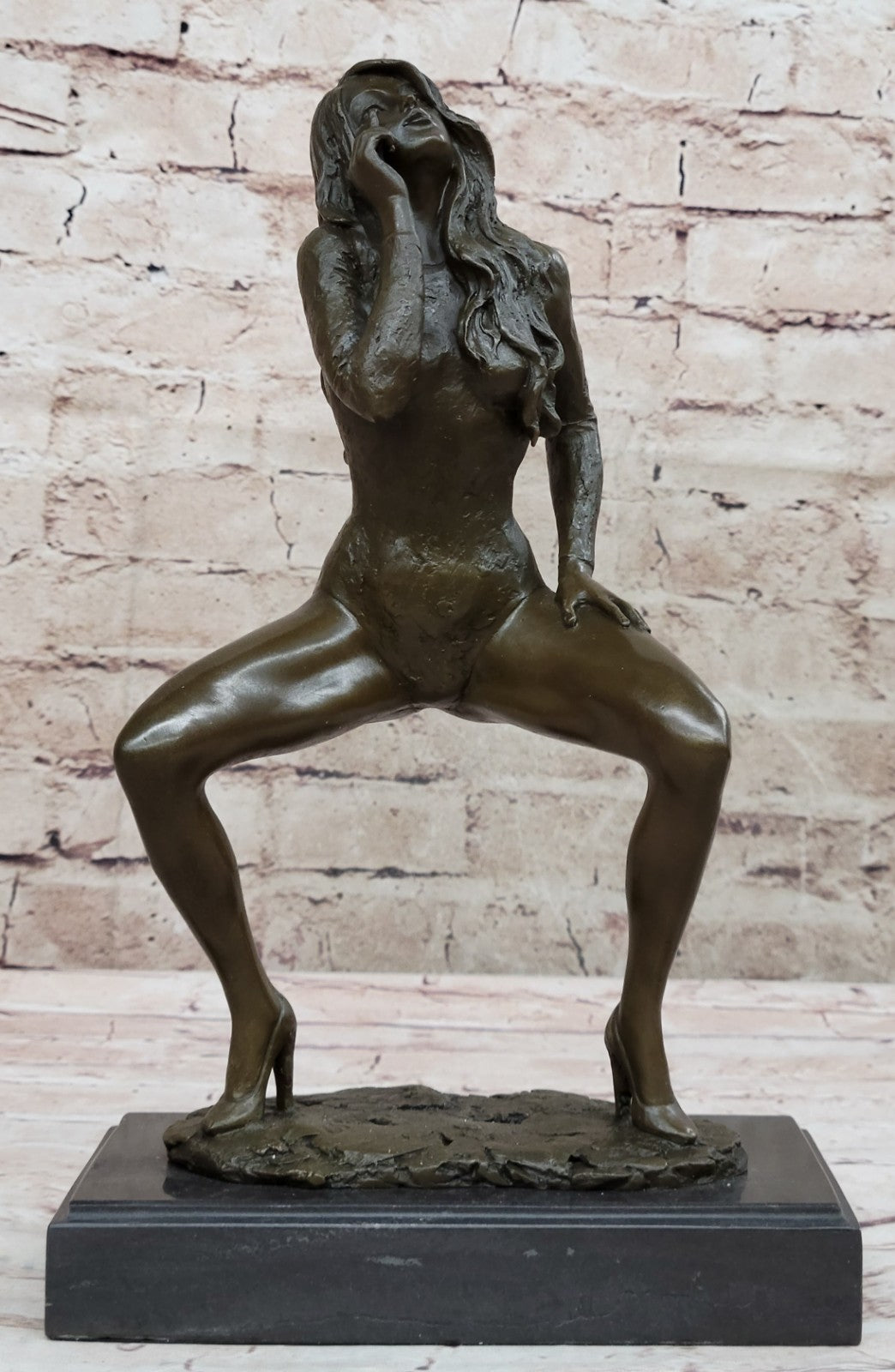 Nude Erotic Woman Walking a provocative Pose Bronze Belle Sculpture Statue