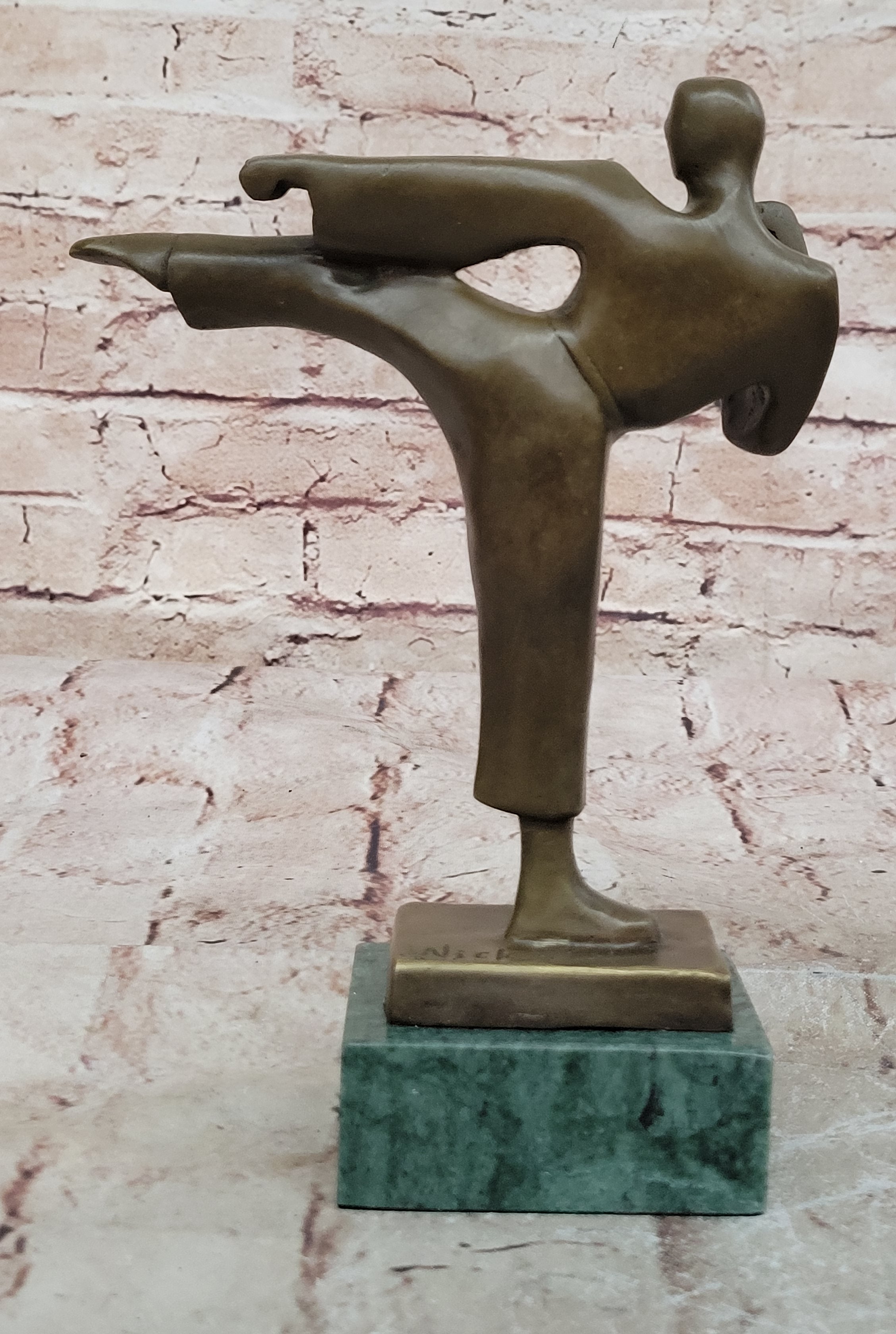 European Finery Design Bronze excellent Man exercise martial arts karate Statue