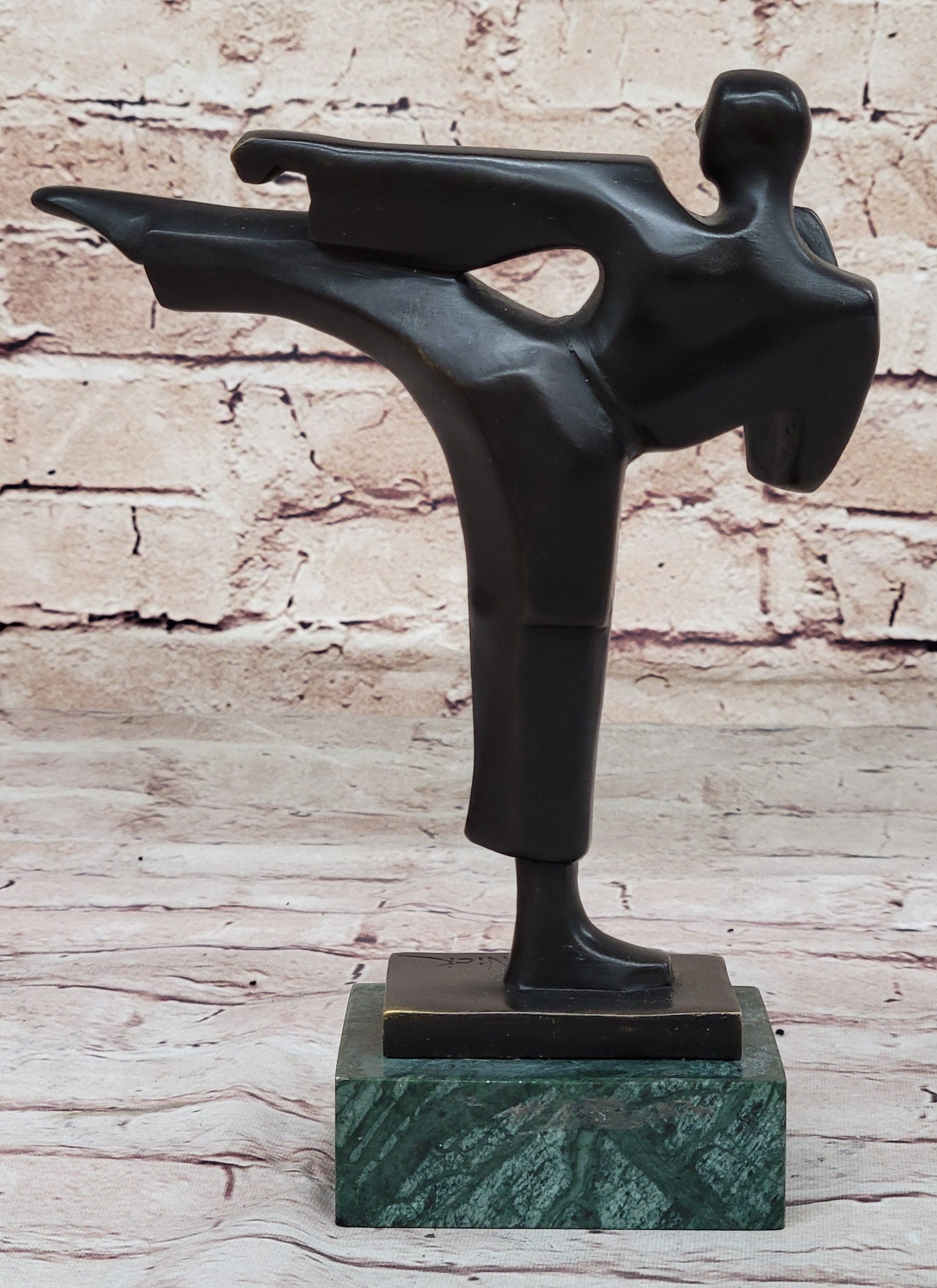 European Finery Design Bronze excellent Man exercise martial arts karate Statue