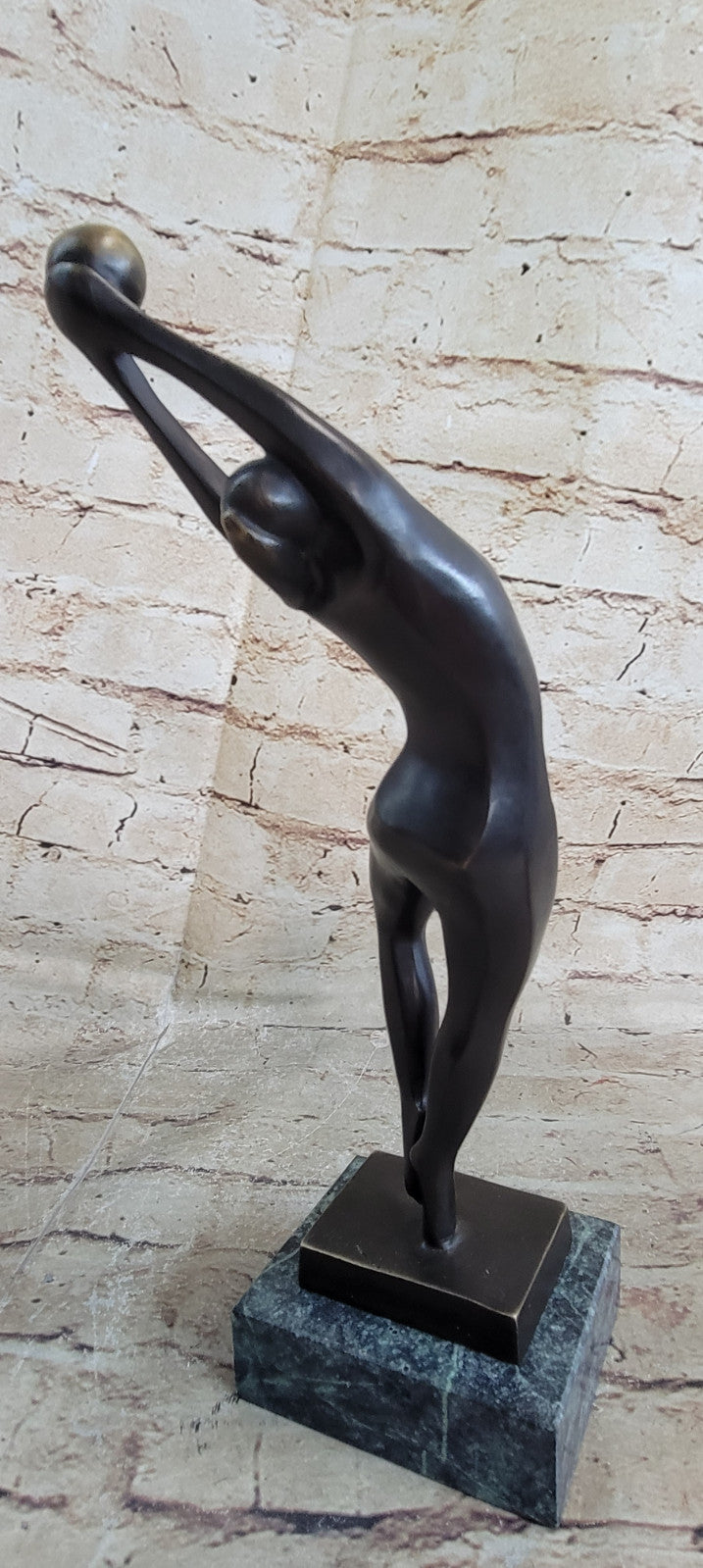 Handcrafted Detailed Gilt Bronze Trophy Collector Basketball Player Bronze Figur