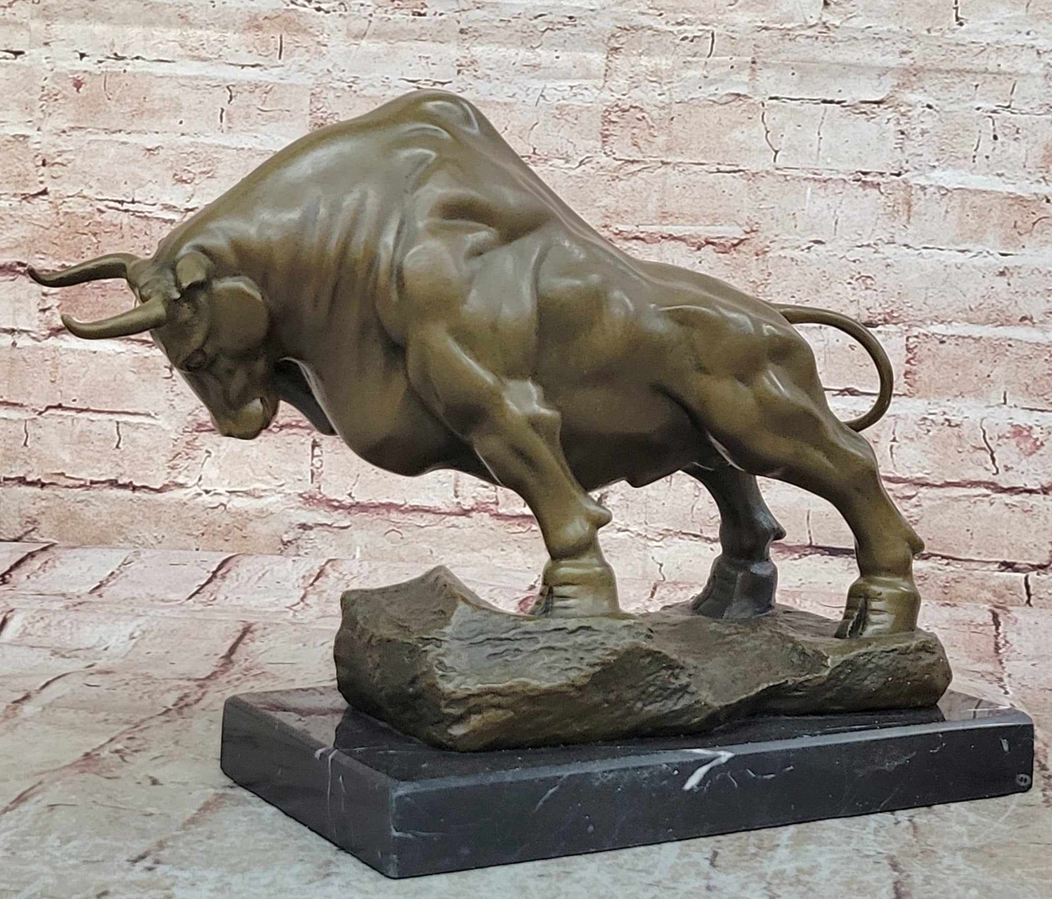 Gorgeous Special Patina Stock Market Bull Natural Wooden Base Bronze Figurine NR