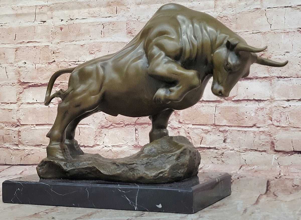 Gorgeous Special Patina Stock Market Bull Natural Wooden Base Bronze Figurine NR