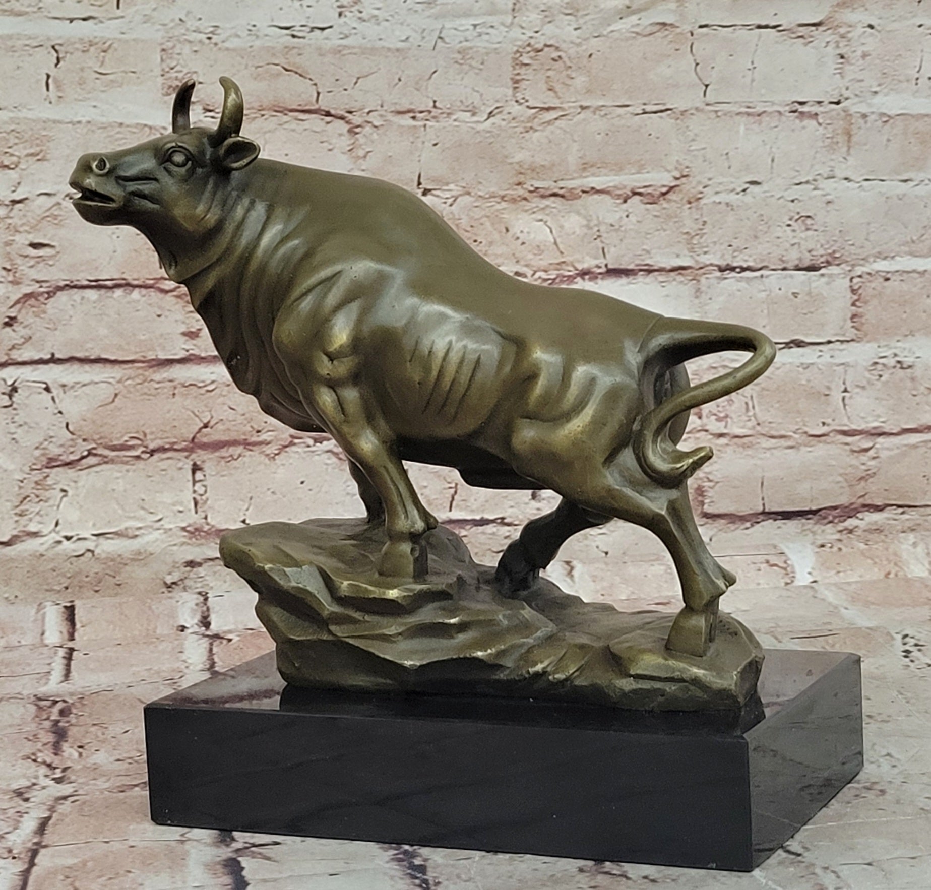 European Lost Wax Method Bronze Fengshui Bull Oxen Wealth Money Luck Sculpture