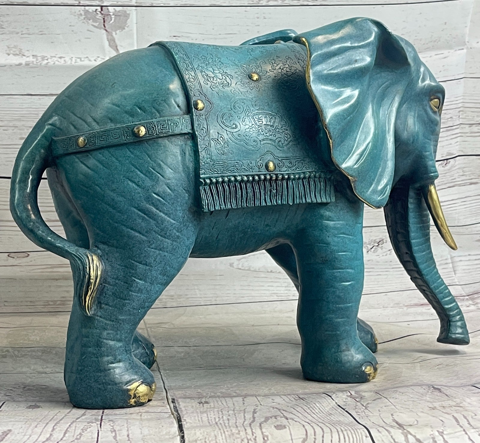 Metal Desk Top Sculpture / Bronze Elephant Hot Cast Multi Function Figurine Sale