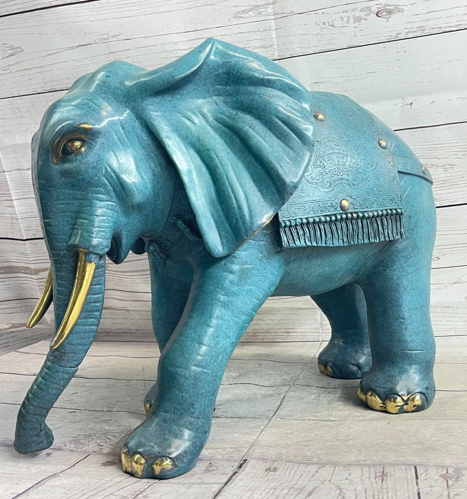 Metal Desk Top Sculpture / Bronze Elephant Hot Cast Multi Function Figurine Sale