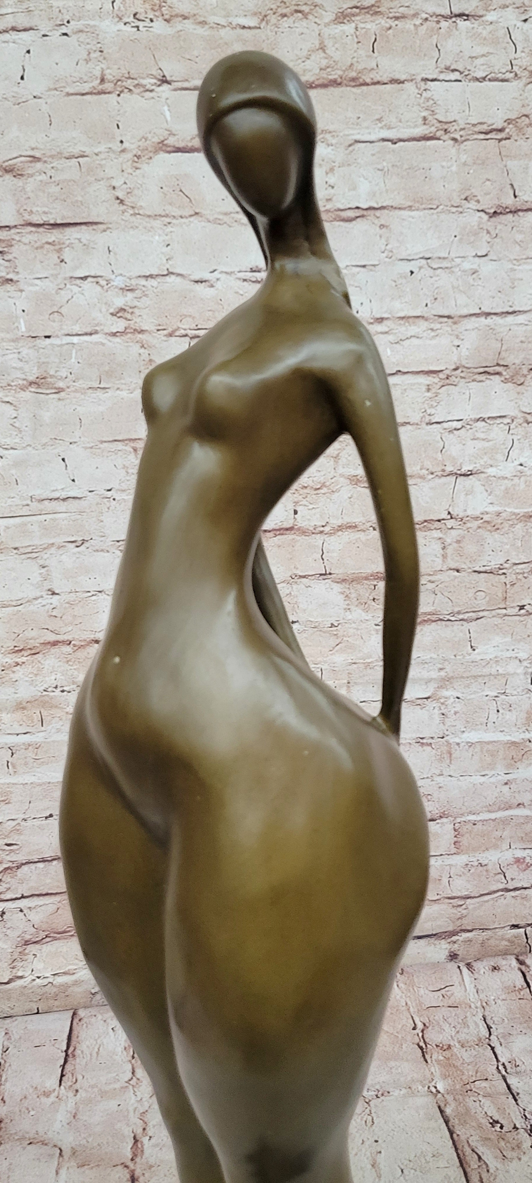 Milo Bronze Nude Female Sculpture – Abstract Modern Artwork Figurine Hot Cast