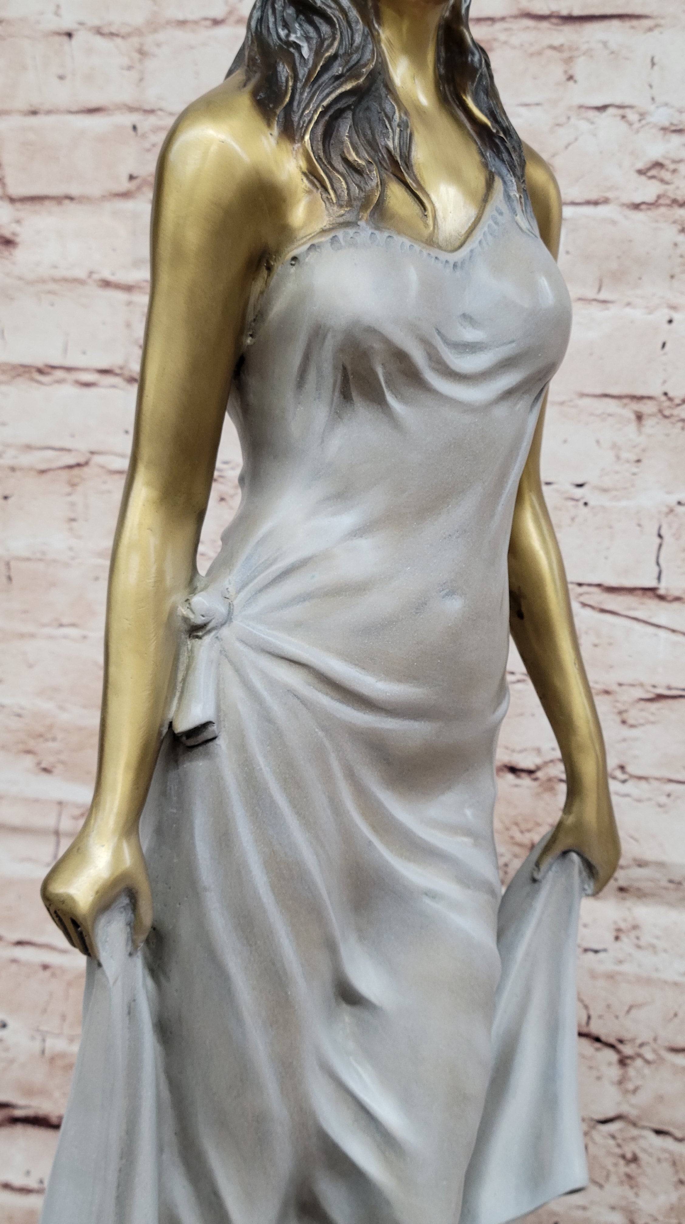 Luo Li Rong Bronze Lady Sculpture – Sensual Standing Woman Statue for Home Decor