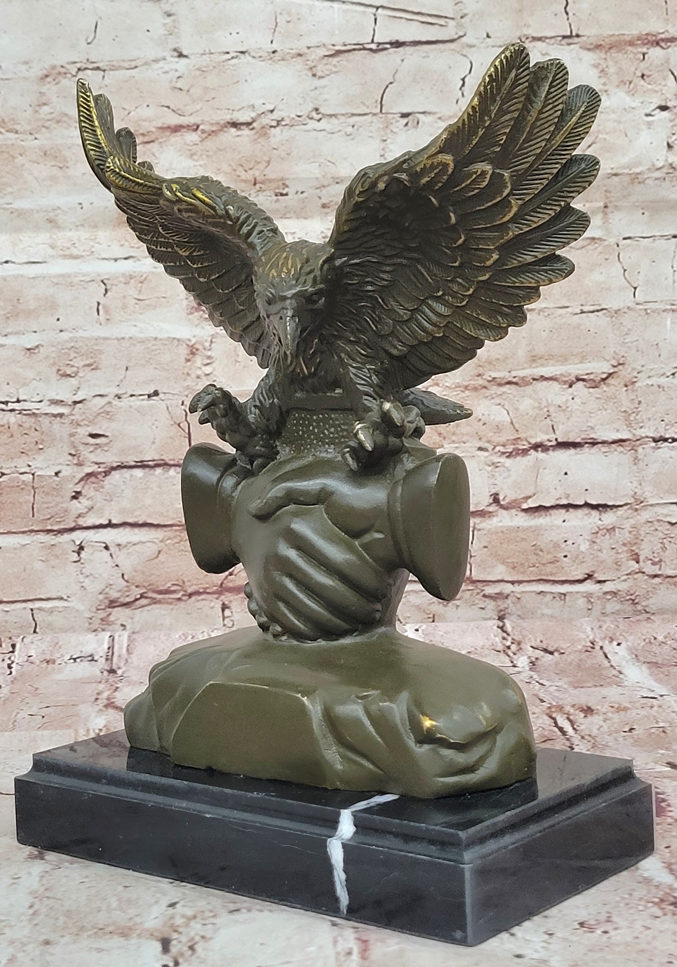 Majestic Eagle Bronze Statue – Limited Edition Symbol of Strength and Solidarity