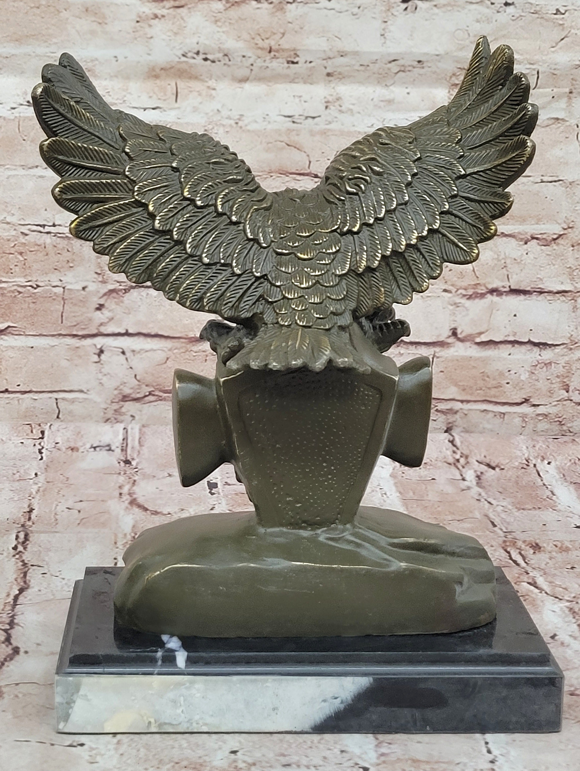 Majestic Eagle Bronze Statue – Limited Edition Symbol of Strength and Solidarity