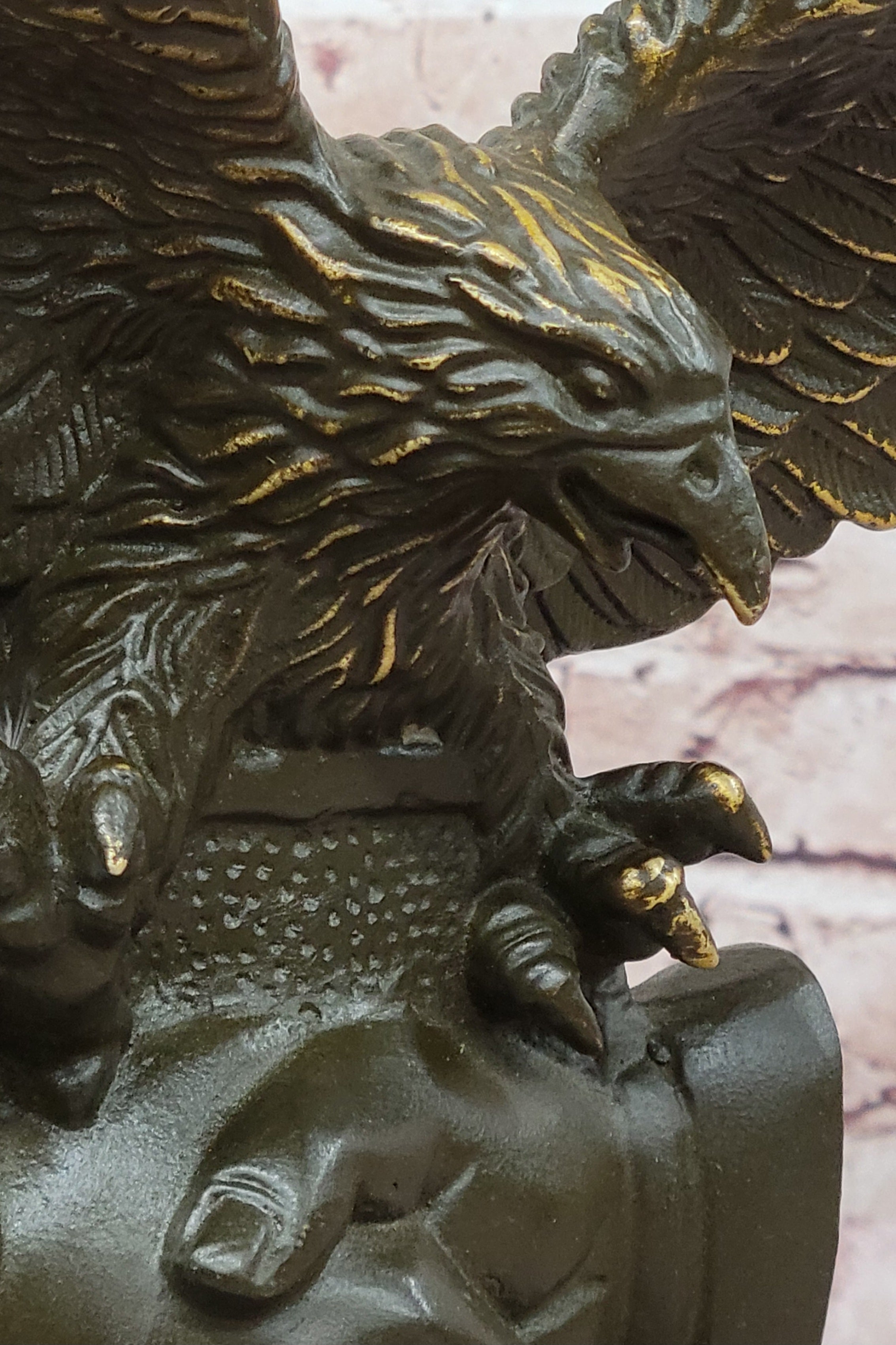 Majestic Eagle Bronze Statue – Limited Edition Symbol of Strength and Solidarity