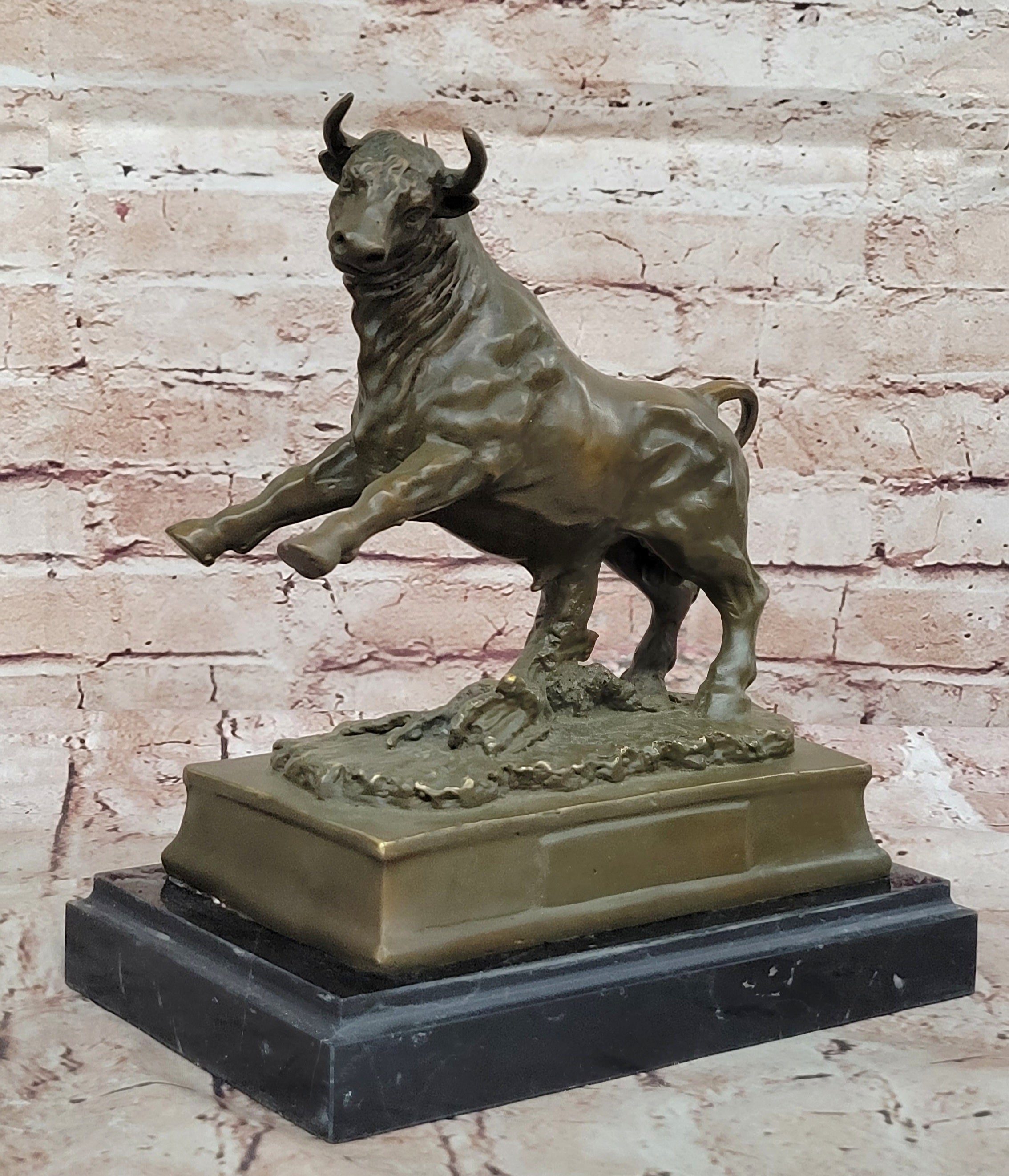 Milo Bronze Bull Sculpture – Highly Detailed Museum-Quality Animal Artwork on Marble