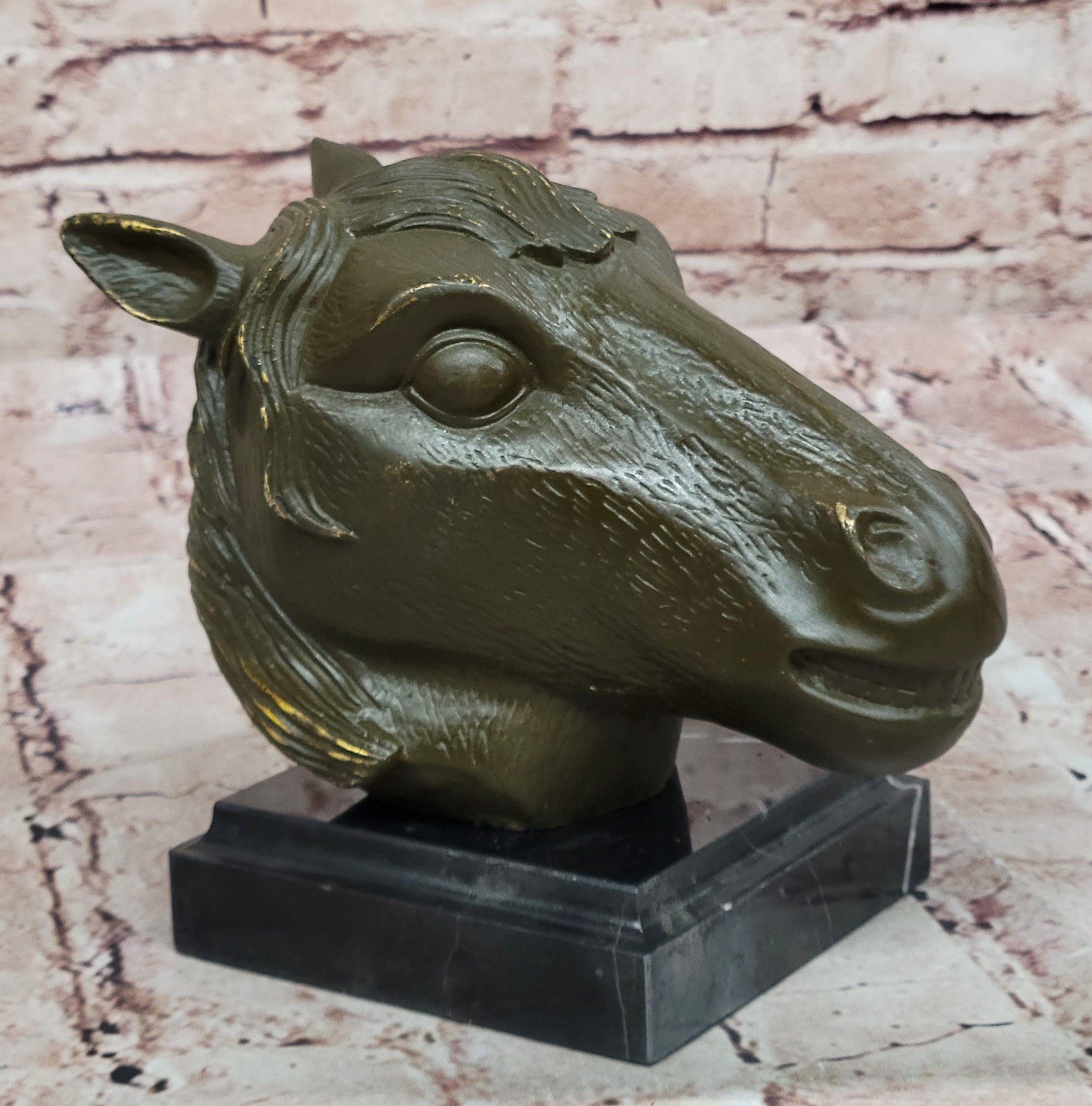Bronze Sculpture Statue of Horse Head Feng Shui Symbol for Ambition and Spirit