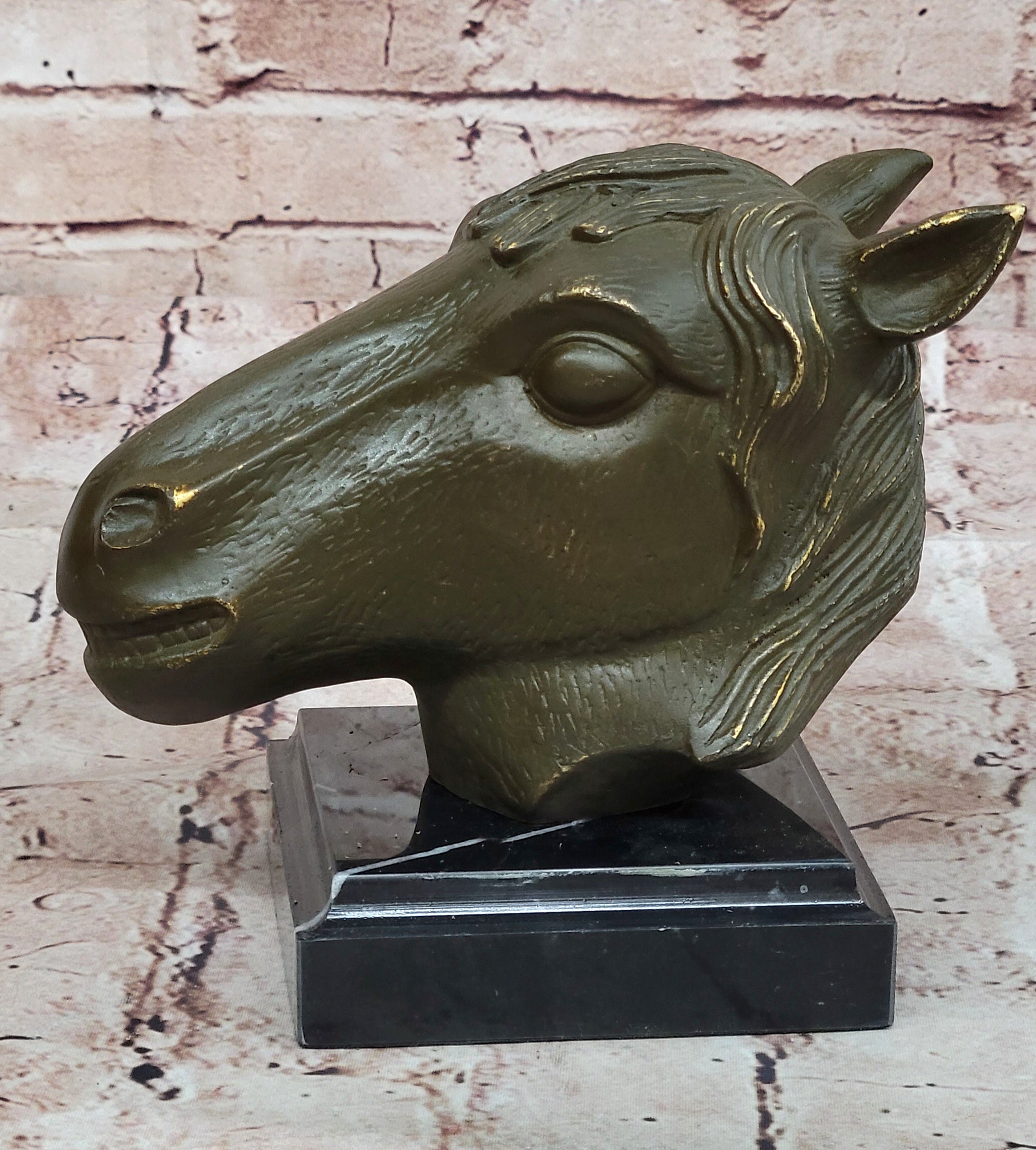 Bronze Sculpture Statue of Horse Head Feng Shui Symbol for Ambition and Spirit