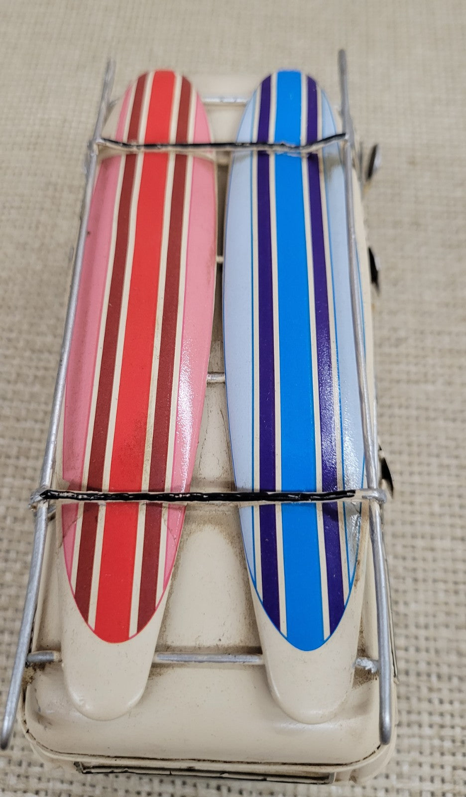 EUROPEAN FINERY VINTAGE METAL VW BUS MODEL W/SURFBOARDS 1:20-SCALE ARTWORK STATUE